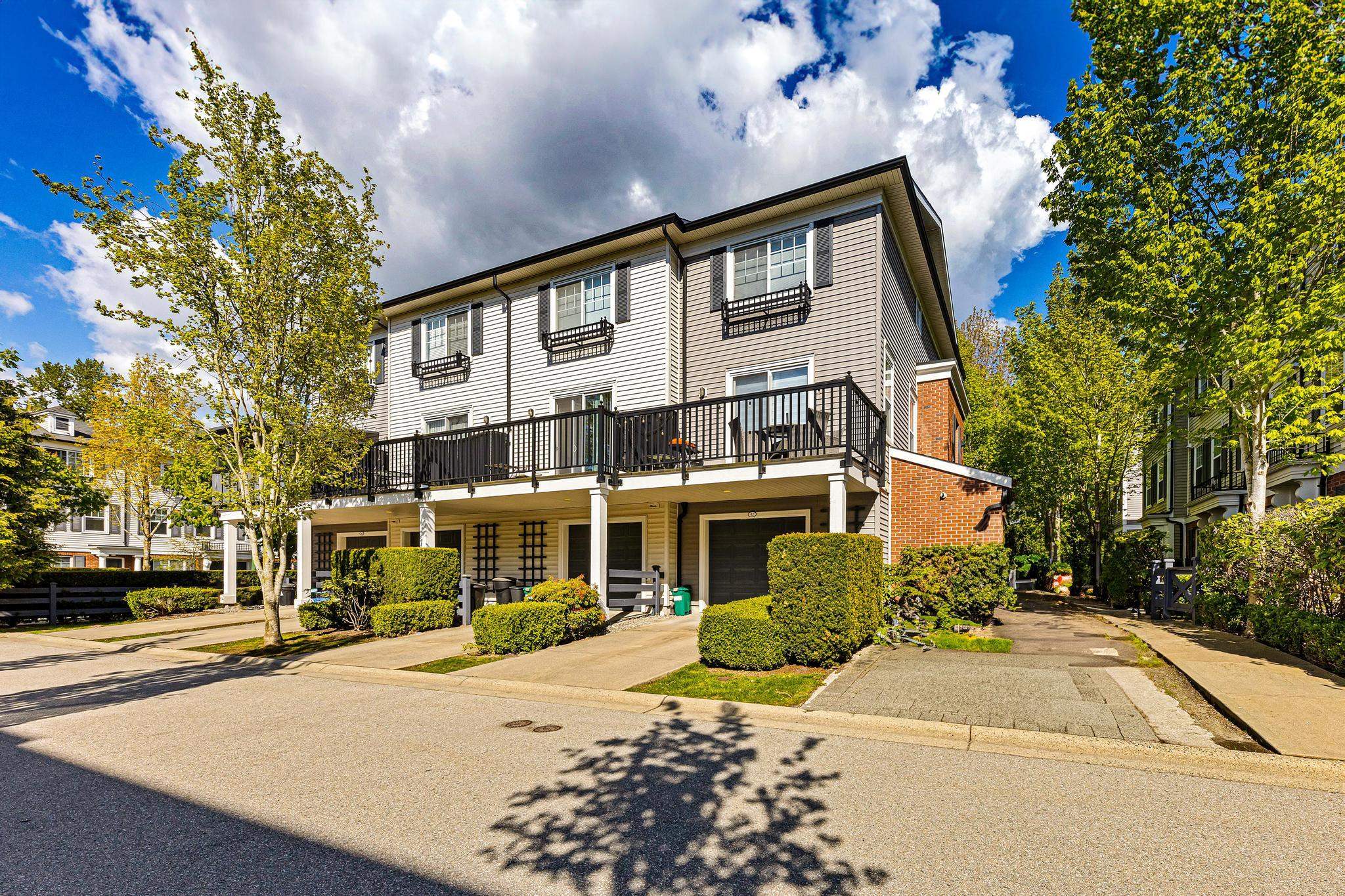 42-7238 189 STREET, Surrey, British Columbia, 2 Bedrooms Bedrooms, ,3 BathroomsBathrooms,Residential Attached,For Sale,R2878014