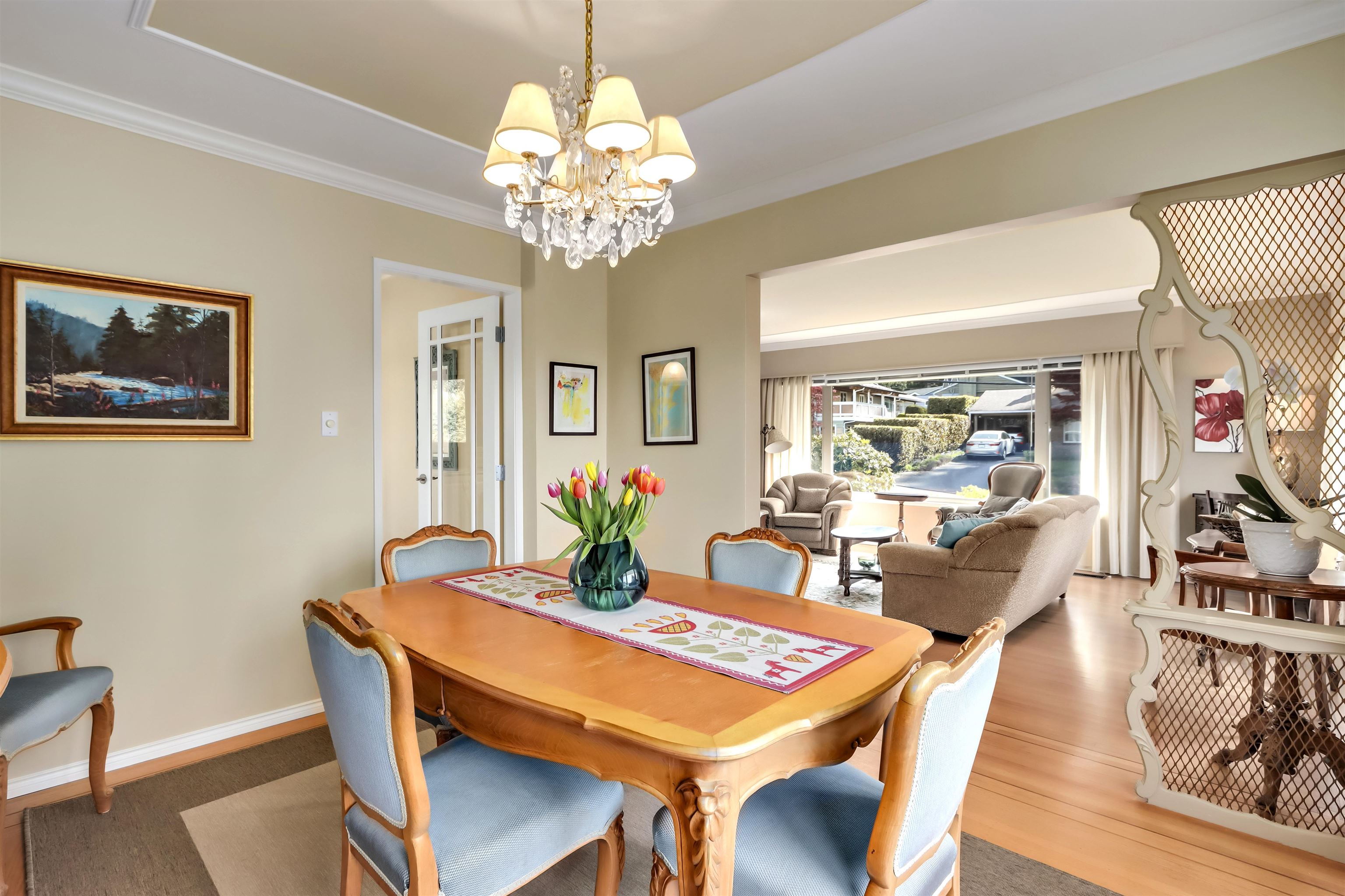 Listing image of 3825 GLENVIEW CRESCENT