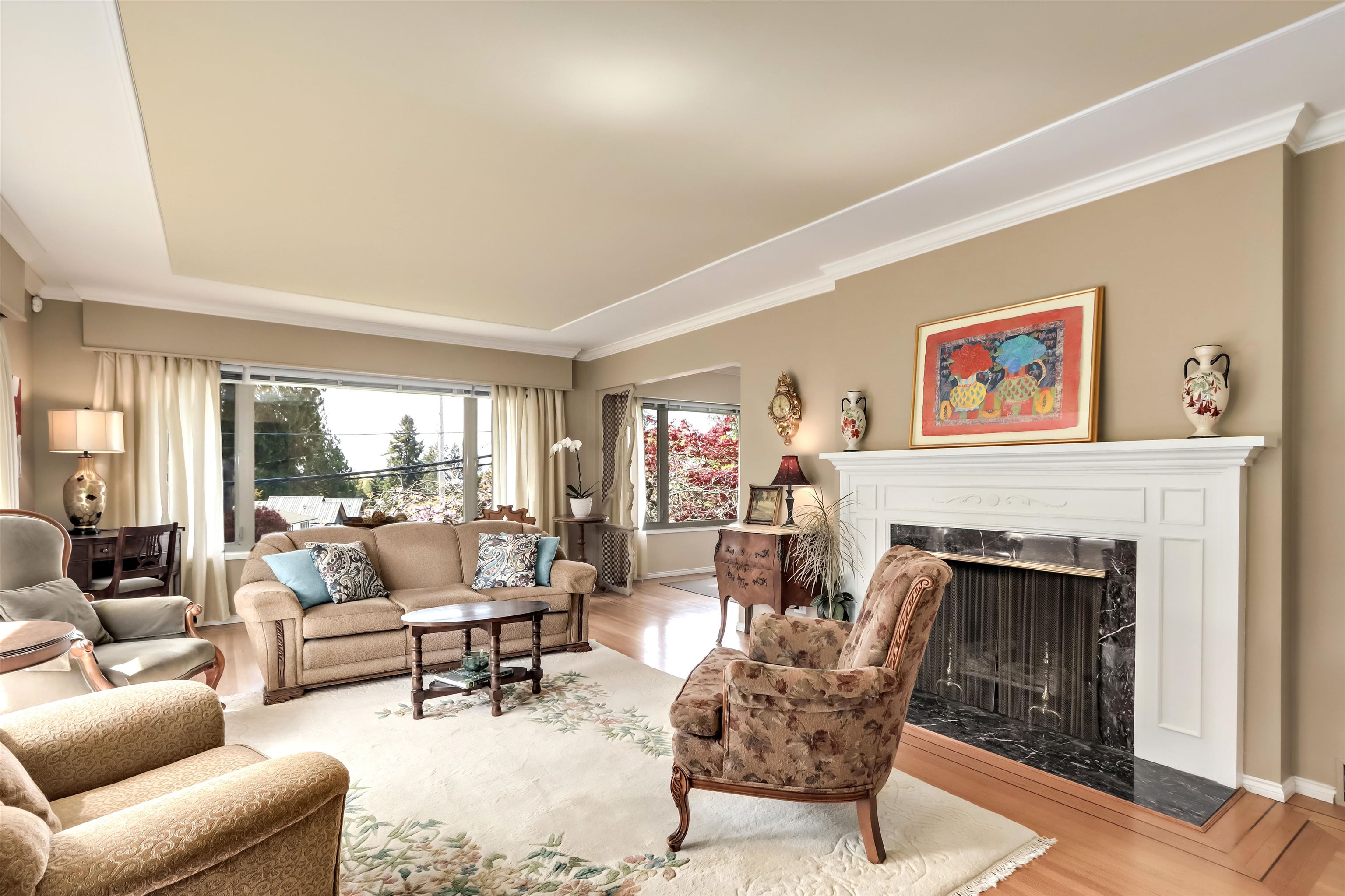 Listing image of 3825 GLENVIEW CRESCENT