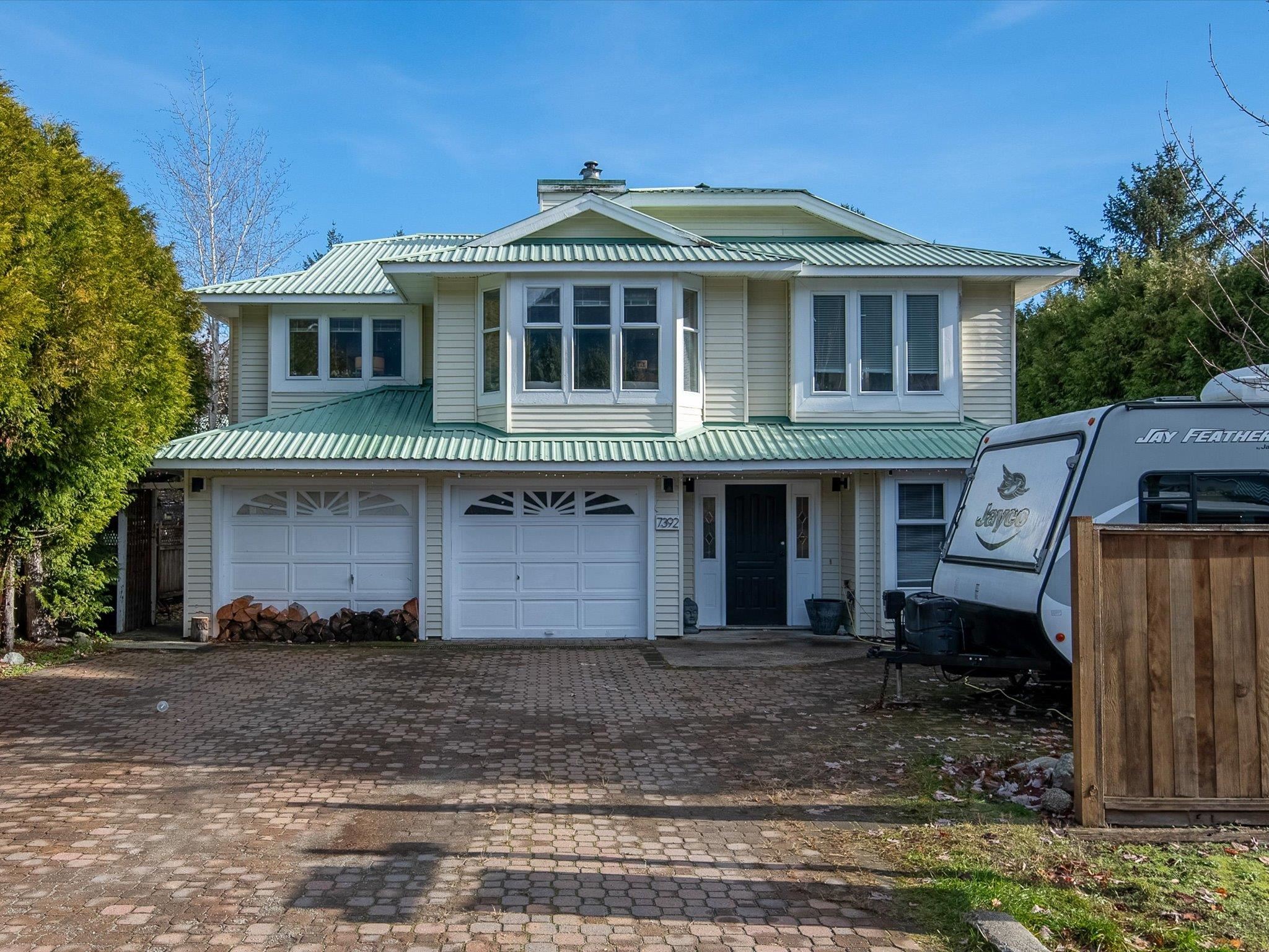 Listing image of 7392 LARCH STREET