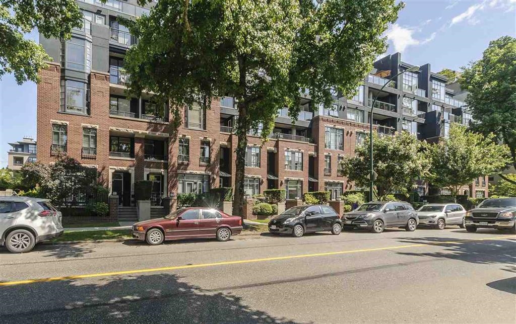 2273 W12TH AVENUE, Vancouver, British Columbia, 2 Bedrooms Bedrooms, ,2 BathroomsBathrooms,Residential Attached,For Sale,R2878414