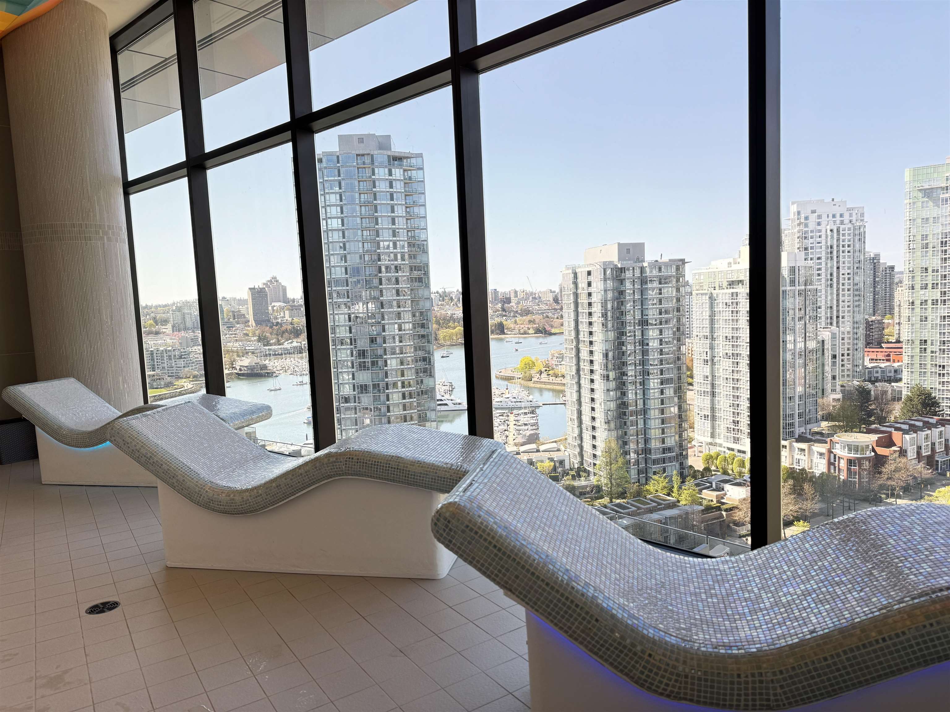 1755-38 SMITHE STREET, Vancouver, British Columbia, 1 Bedroom Bedrooms, ,1 BathroomBathrooms,Residential Attached,For Sale,R2878432