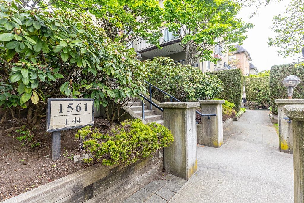 1-1561 BOOTH AVENUE, Coquitlam, British Columbia, 2 Bedrooms Bedrooms, ,2 BathroomsBathrooms,Residential Attached,For Sale,R2878662