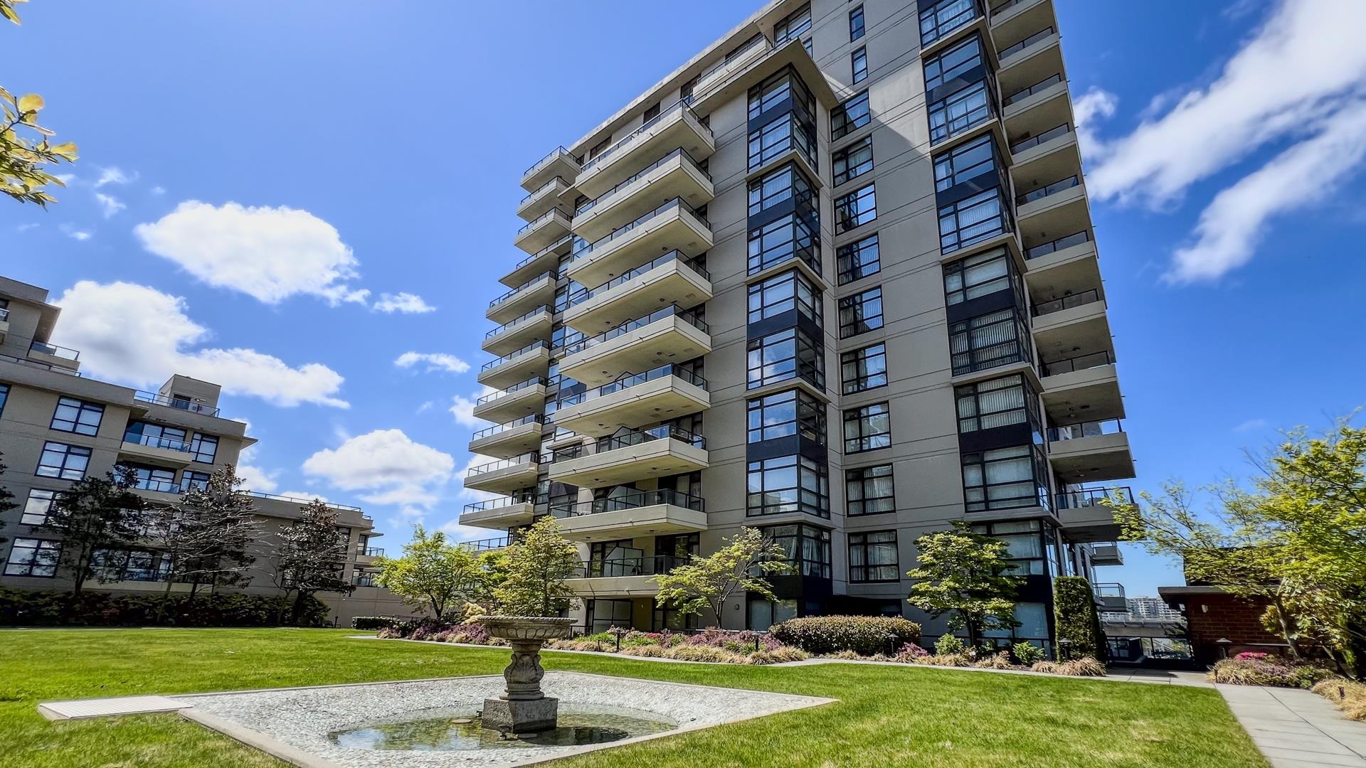704-8120 LANSDOWNE ROAD, Richmond, British Columbia, 1 Bedroom Bedrooms, ,1 BathroomBathrooms,Residential Attached,For Sale,R2878683