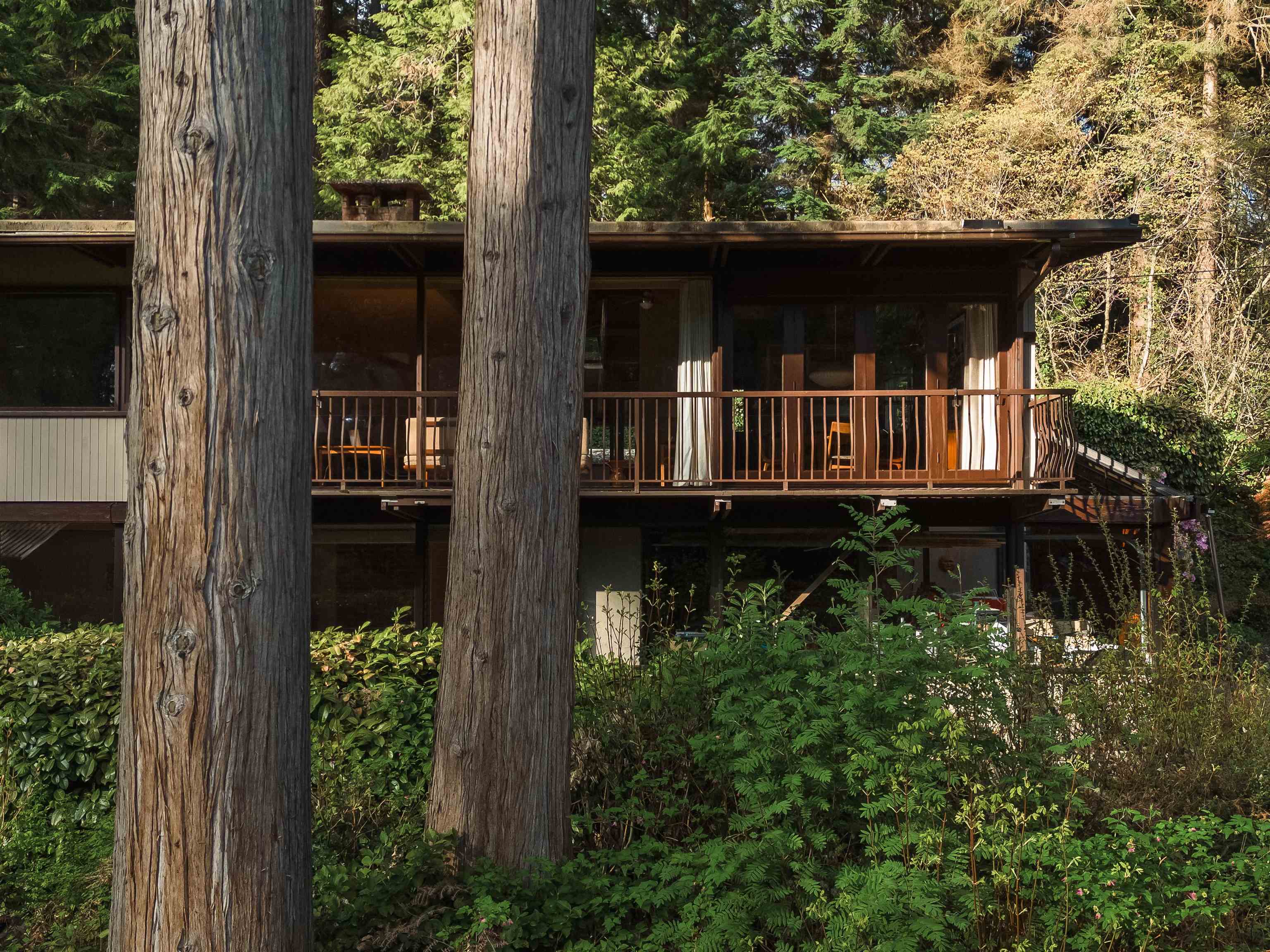 Listing image of 4249 CAPILANO ROAD