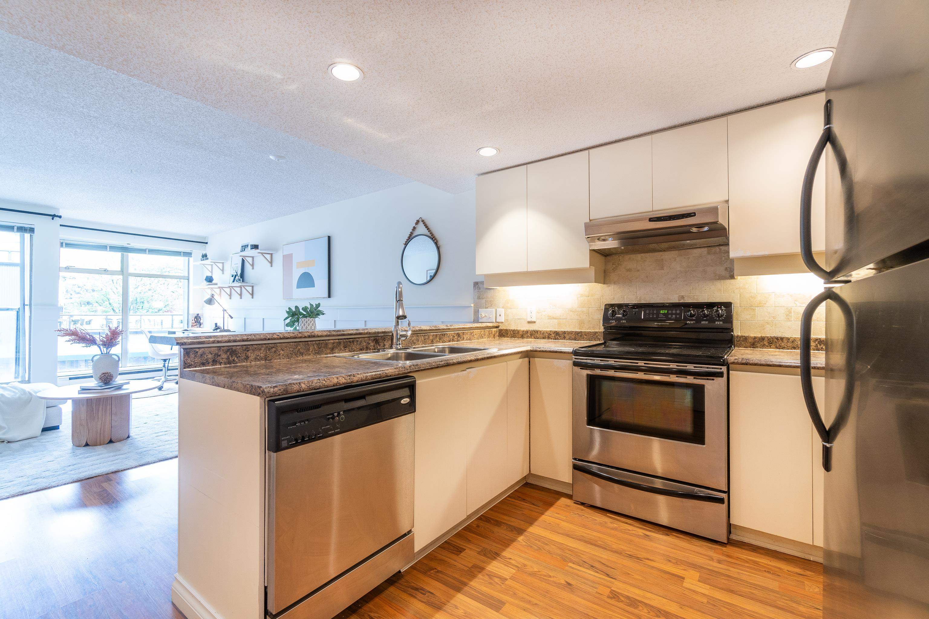 1515 2ND, Vancouver, British Columbia V6J 5C5, 1 Bedroom Bedrooms, ,1 BathroomBathrooms,Residential Attached,For Sale,2ND,R2878942