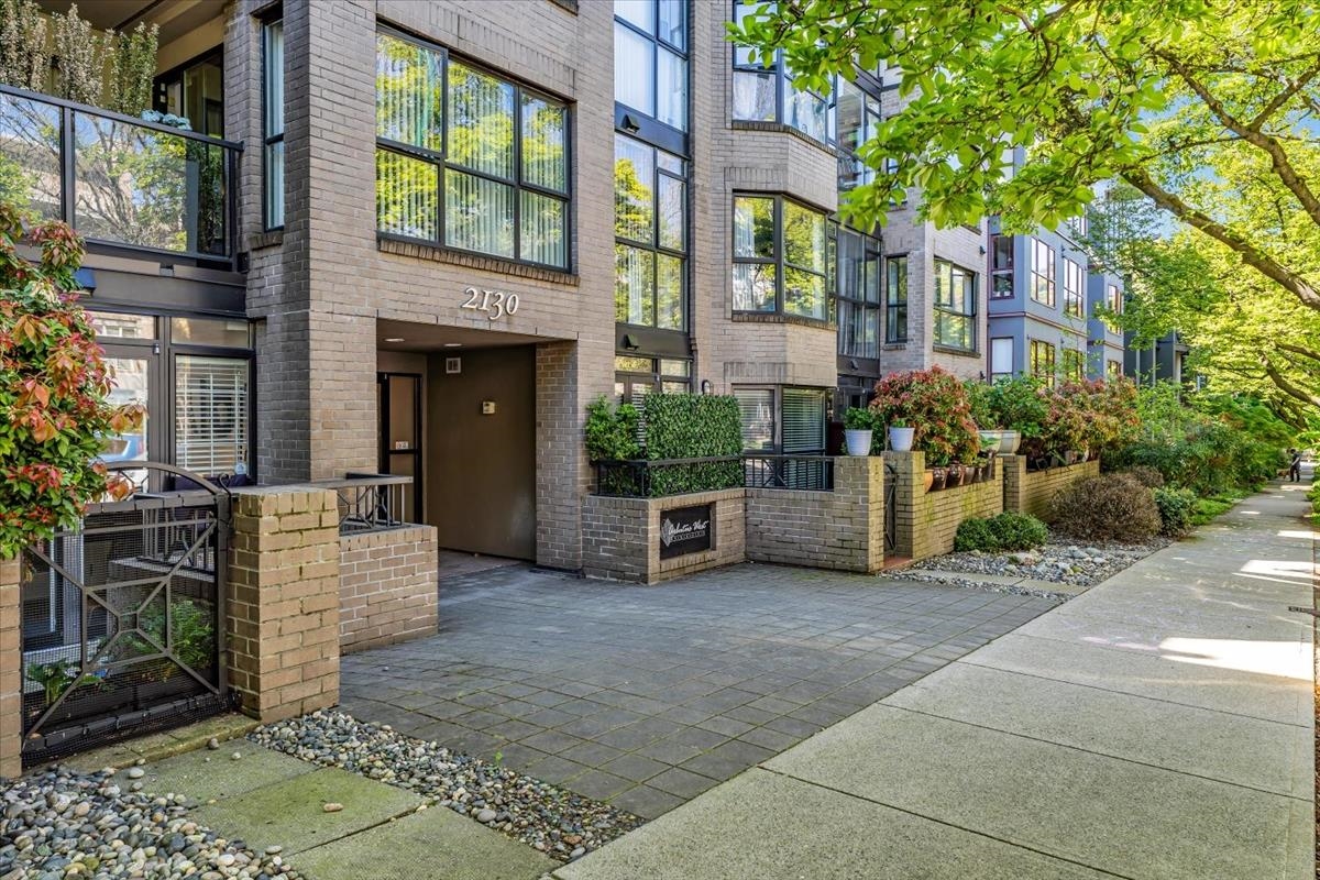 406-2130 W12TH AVENUE, Vancouver, British Columbia, 2 Bedrooms Bedrooms, ,2 BathroomsBathrooms,Residential Attached,For Sale,R2879285