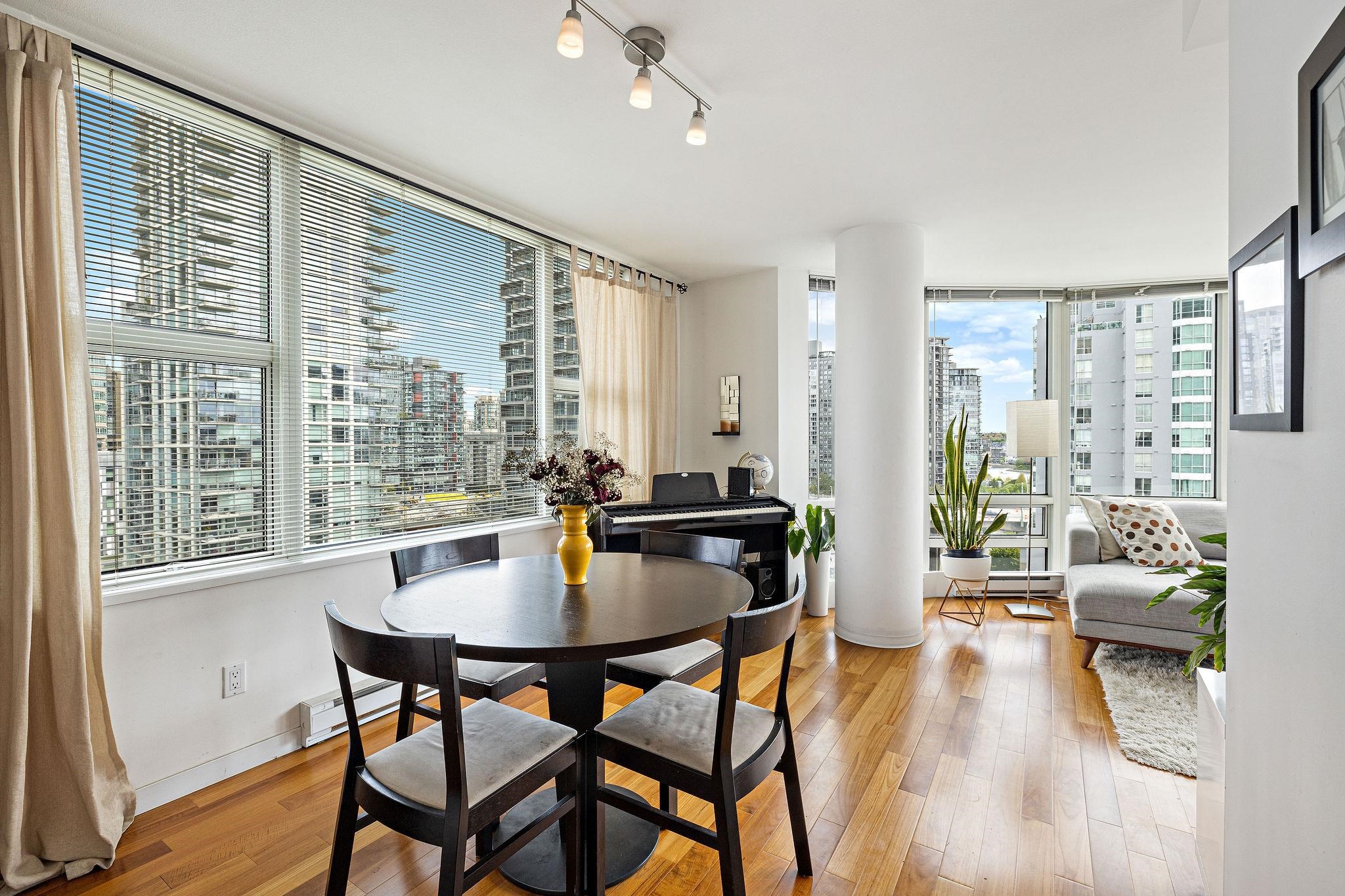 1808-1500 HORNBY STREET, Vancouver, British Columbia, 2 Bedrooms Bedrooms, ,2 BathroomsBathrooms,Residential Attached,For Sale,R2879297