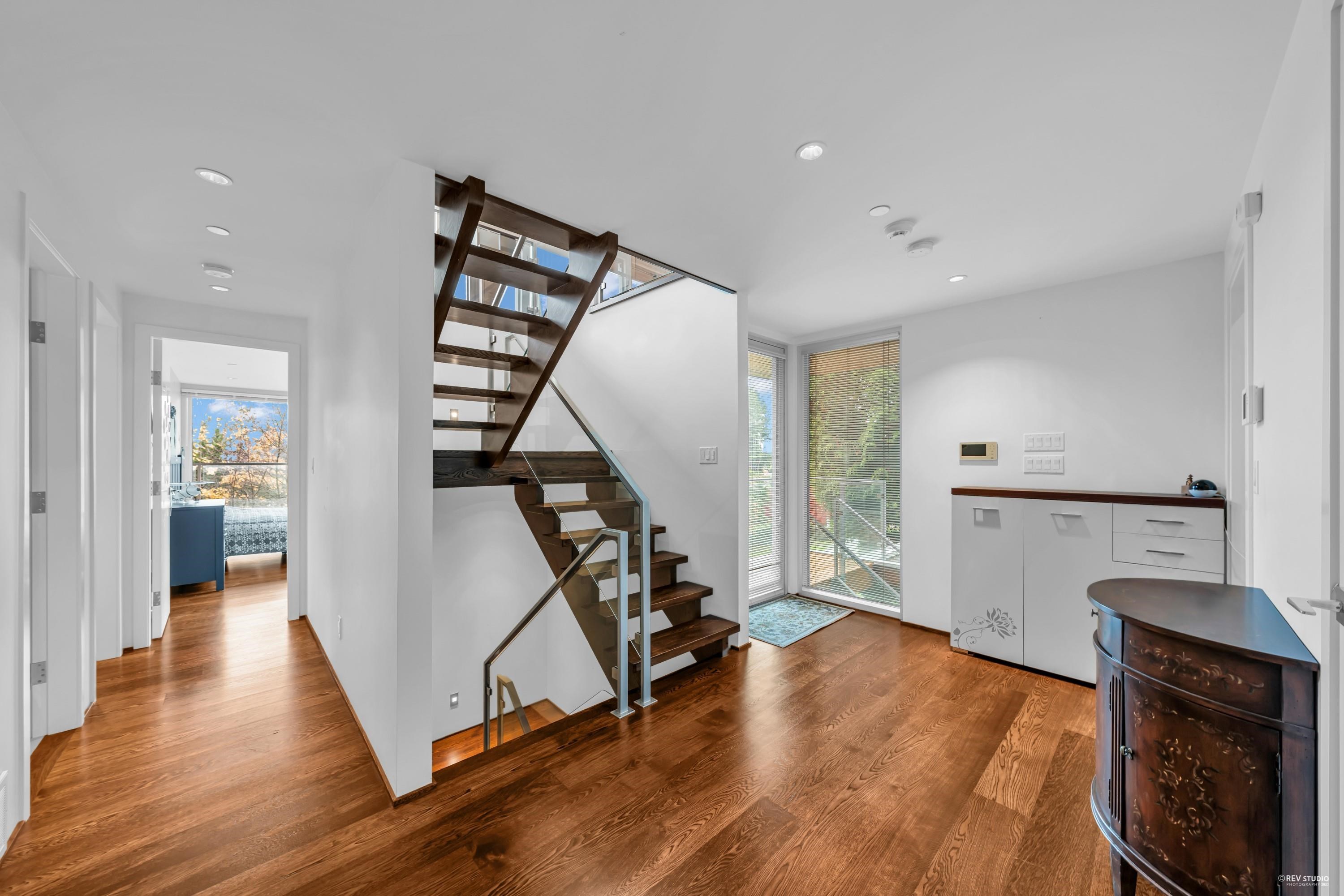 Listing image of 420 N OXLEY STREET