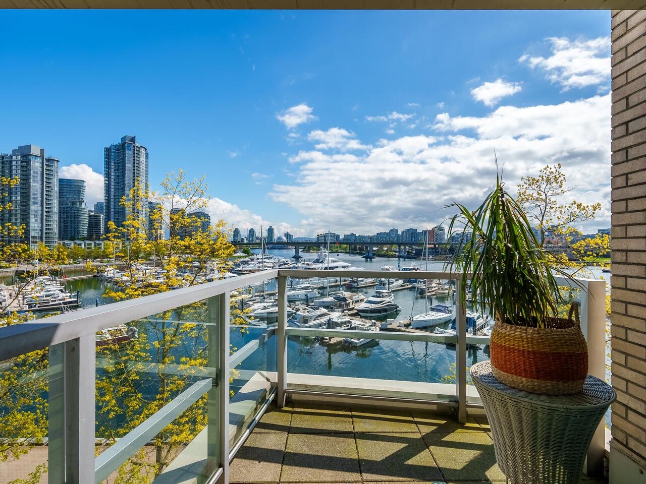 321-1228 MARINASIDE CRESCENT, Vancouver, British Columbia, 3 Bedrooms Bedrooms, ,3 BathroomsBathrooms,Residential Attached,For Sale,R2879908