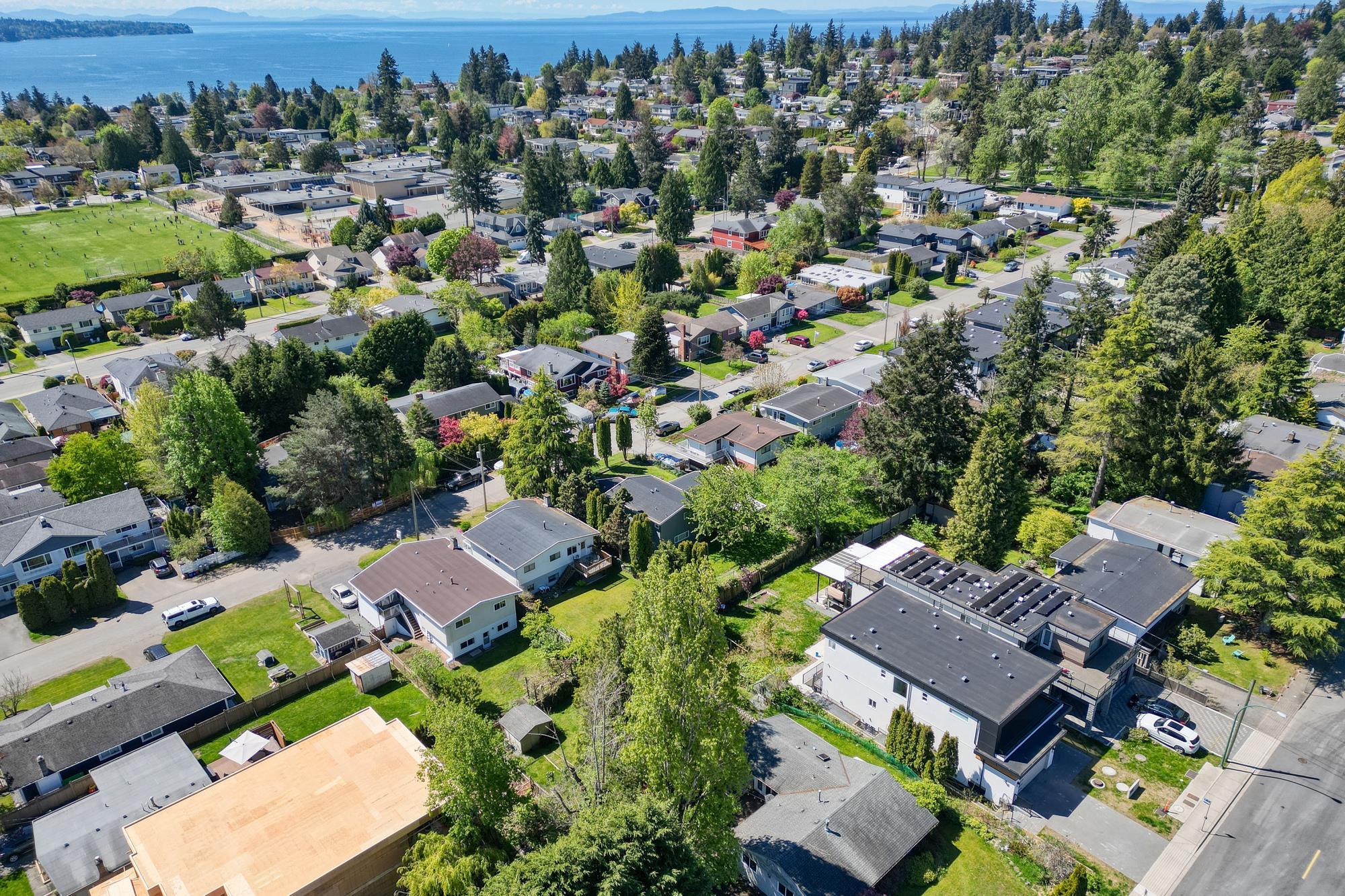 15908 Russell Avenue, White Rock, White Rock, V4B 2S4 26