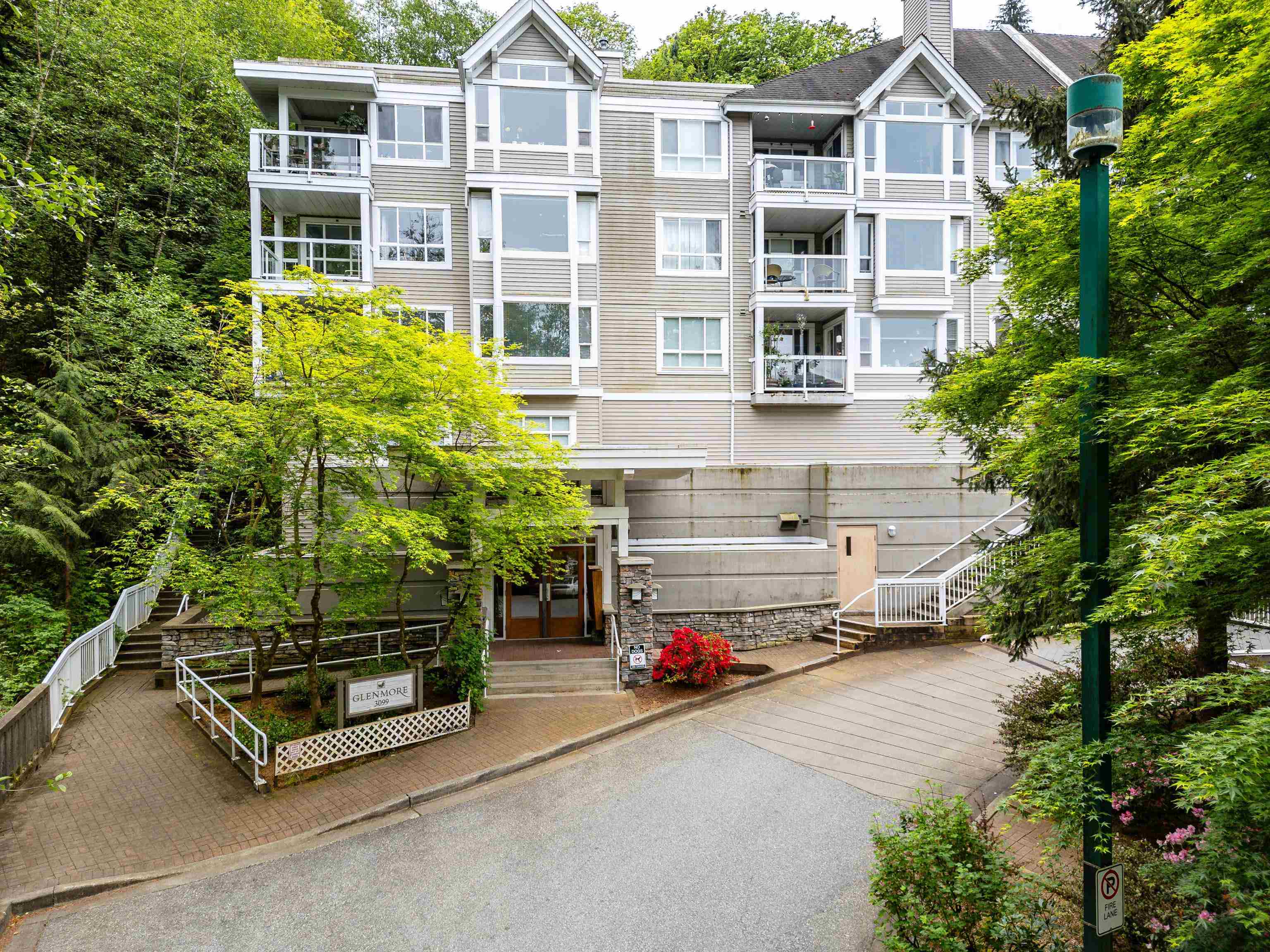 206-3099 TERRAVISTA PLACE, Port Moody, British Columbia Apartment/Condo, 1 Bedroom, 1 Bathroom, Residential Attached,For Sale, MLS-R2880196