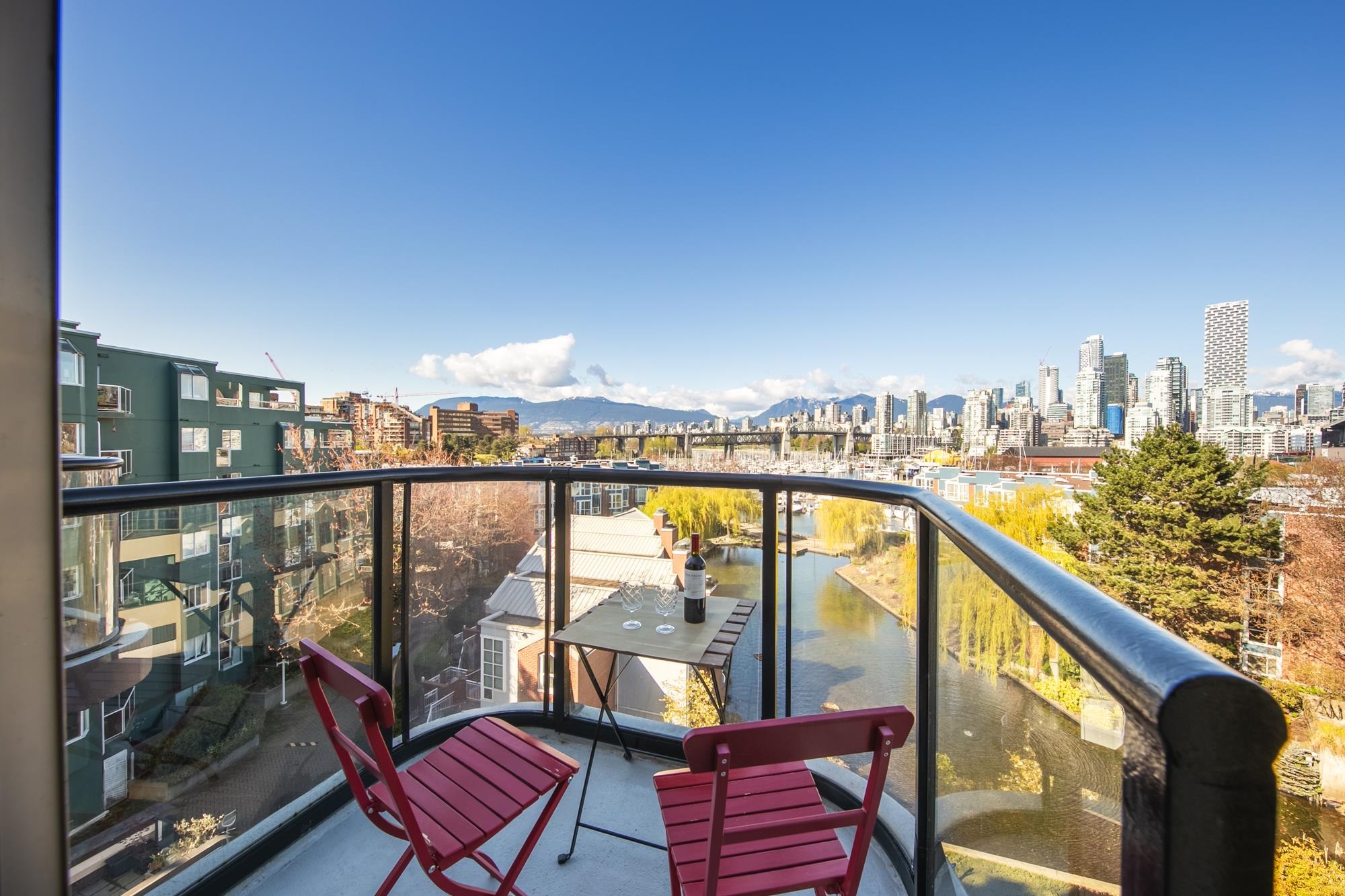 535-1515 W2ND AVENUE, Vancouver, British Columbia, 2 Bedrooms Bedrooms, ,2 BathroomsBathrooms,Residential Attached,For Sale,R2880632