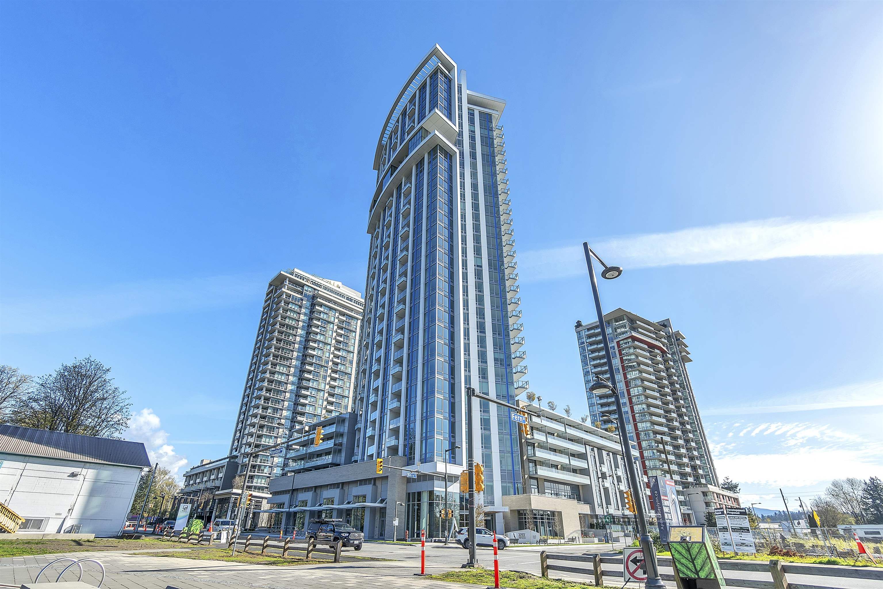 2406-1500 FERN STREET, North Vancouver, British Columbia Apartment/Condo, 3 Bedrooms, 4 Bathrooms, Residential Attached,For Sale, MLS-R2880935