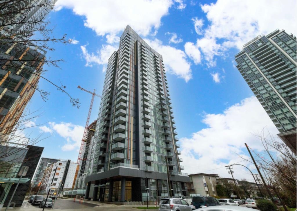 502-6398 SILVER AVENUE, Burnaby, British Columbia Apartment/Condo, 1 Bedroom, 1 Bathroom, Residential Attached,For Sale, MLS-R2880973