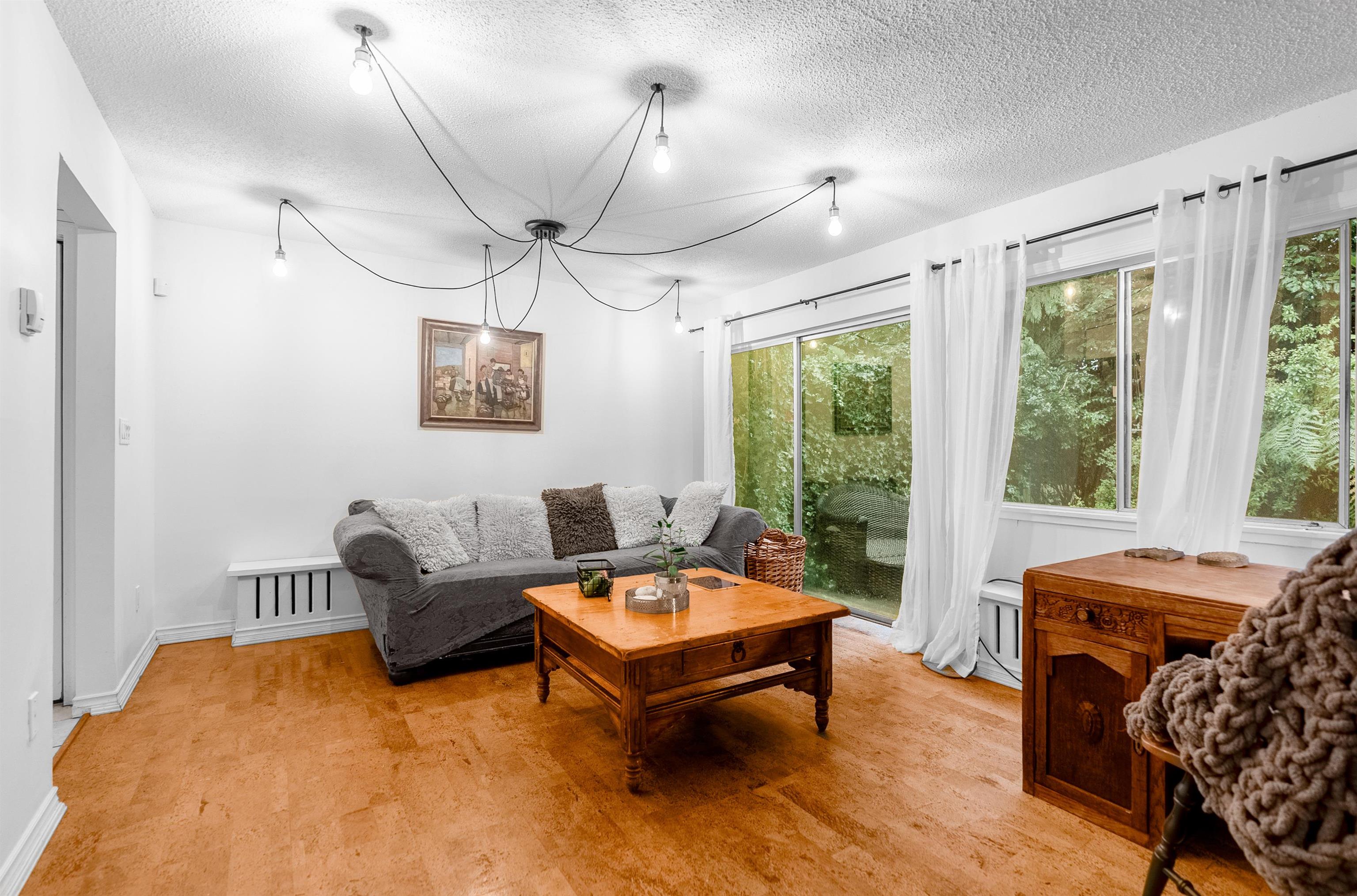 Listing image of 941 WESTVIEW CRESCENT