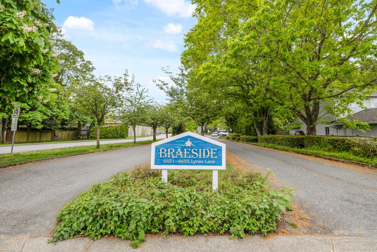 Riverdale RI Apartment/Condo for sale:  1 bedroom 693 sq.ft. (Listed 2024-05-15)