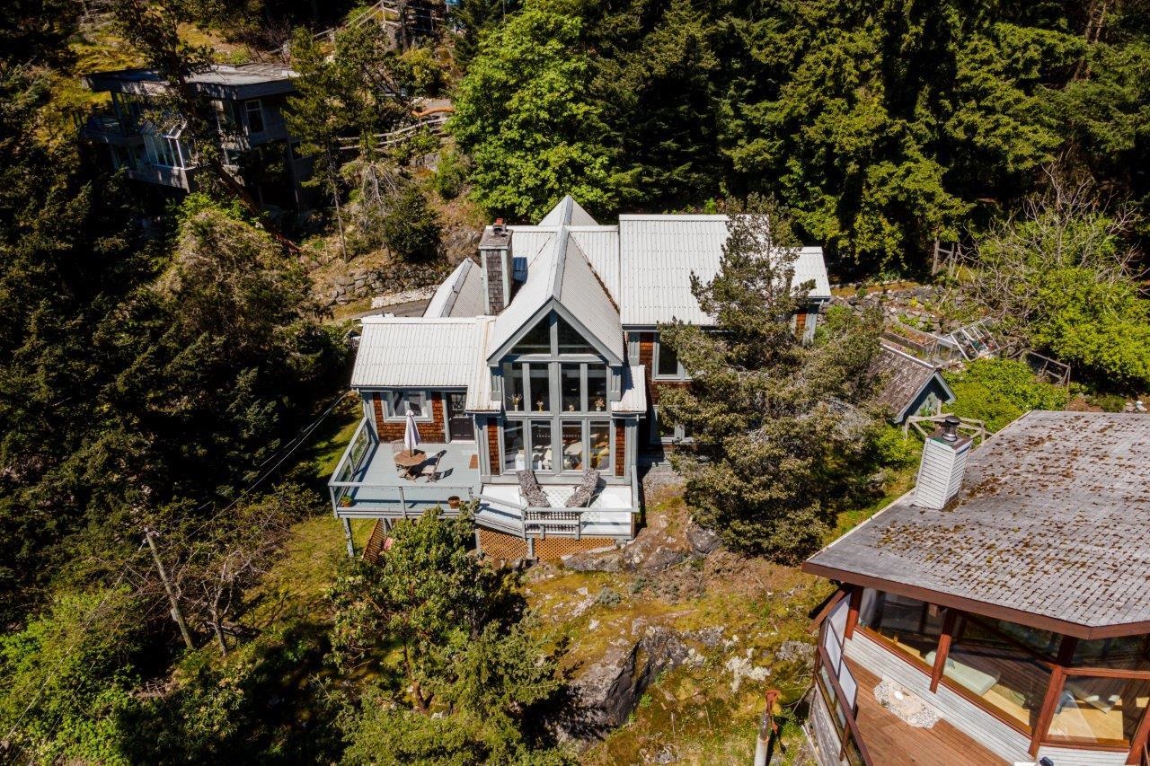 342 Creek Road, Bowen Island, Bowen Island, V0N 1G1 2