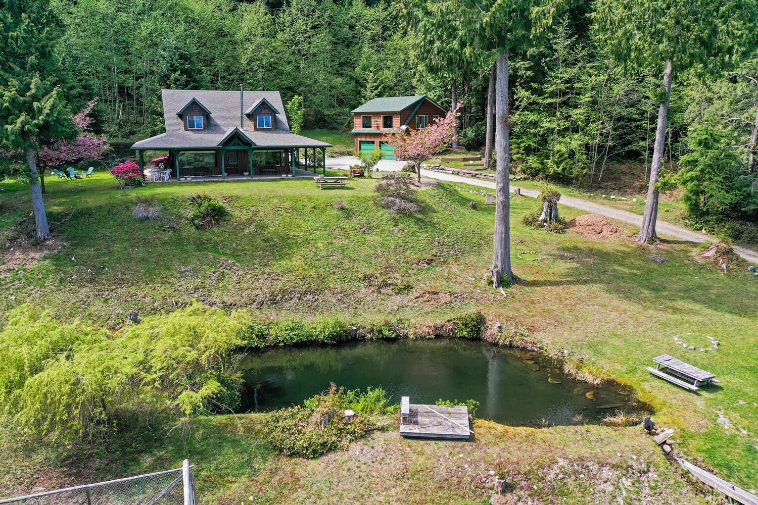 Gibsons & Area House with Acreage for sale:  2 bedroom 1,437 sq.ft. (Listed 2024-05-16)