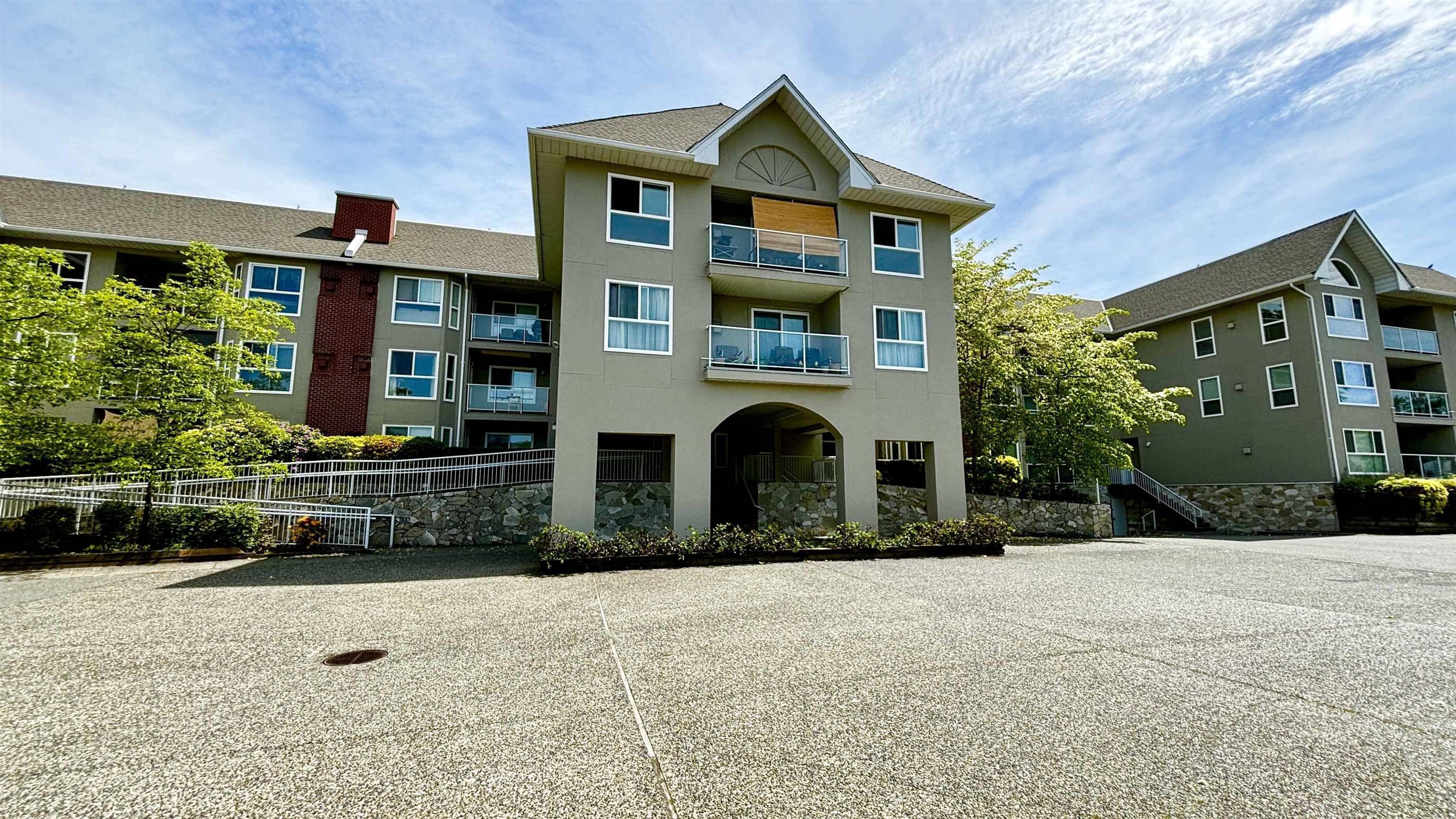 Willoughby Heights Apartment/Condo for sale:  2 bedroom 1,162 sq.ft. (Listed 2024-05-21)