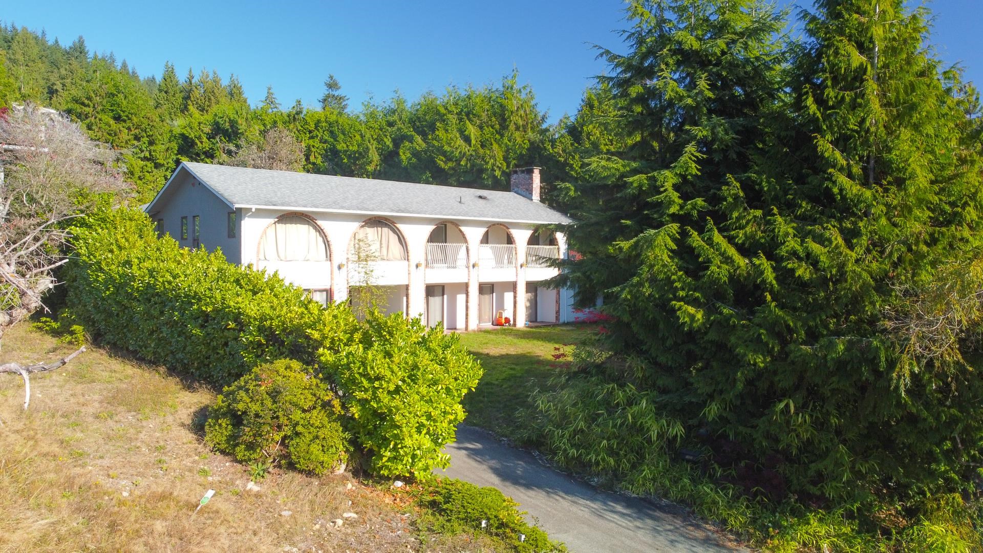 Listing image of 1451 CHARTWELL DRIVE