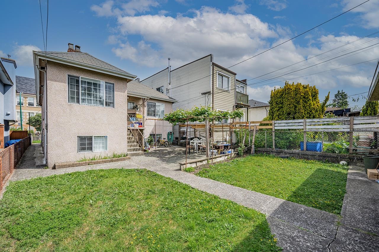 2616 Franklin Street, Vancouver, Hastings Sunrise, V5K 1X6 1