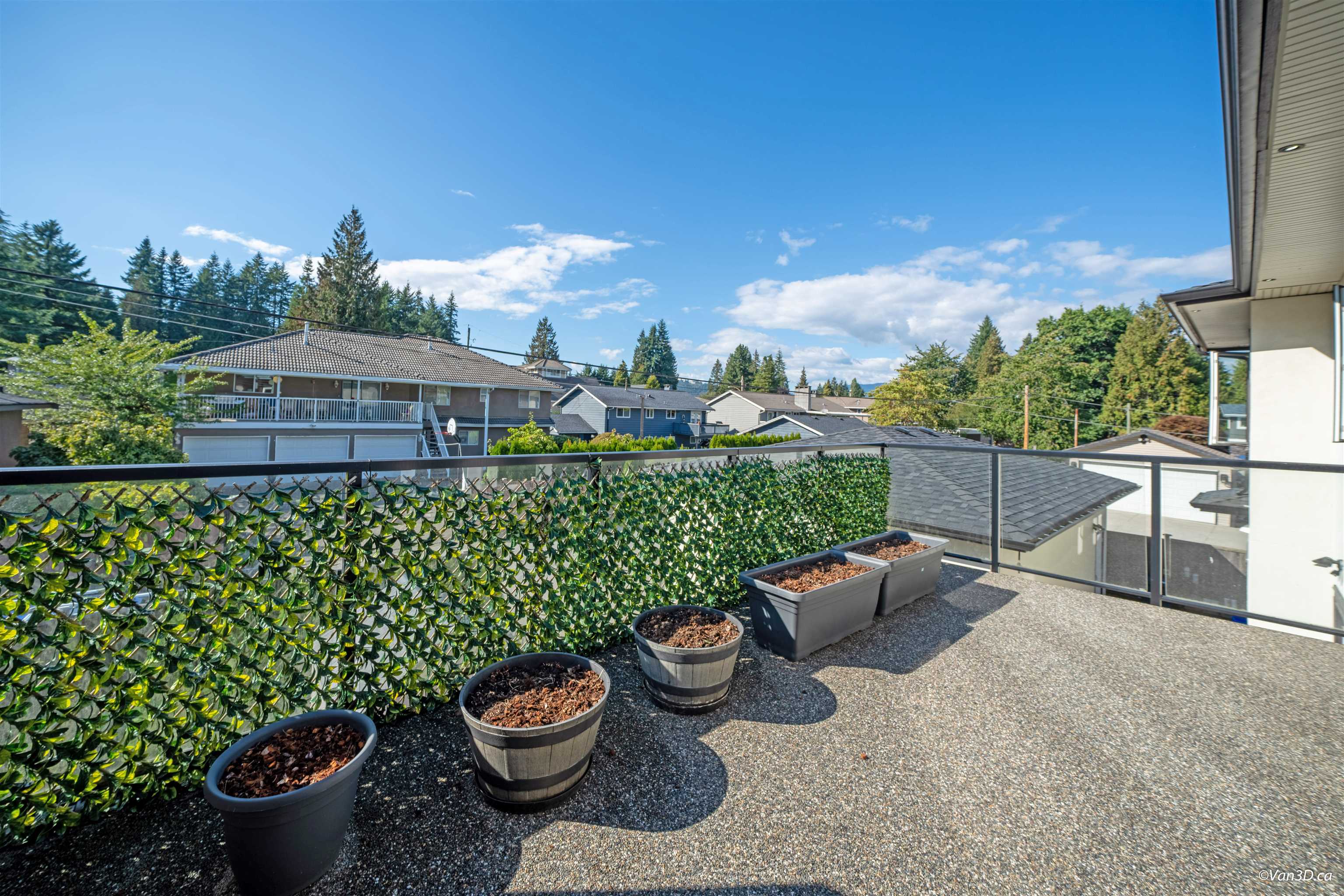 656 Blue Mountain Street, Coquitlam, Coquitlam West, V3J 4R6 22