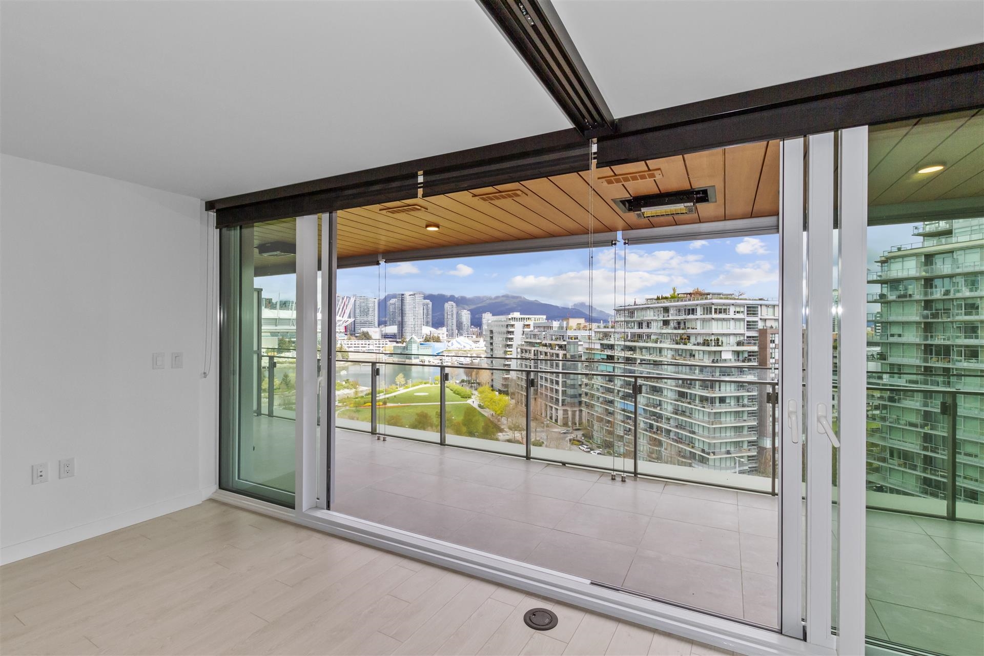 1308 1768 Cook Street, Vancouver, False Creek, V5Y 3J6 2