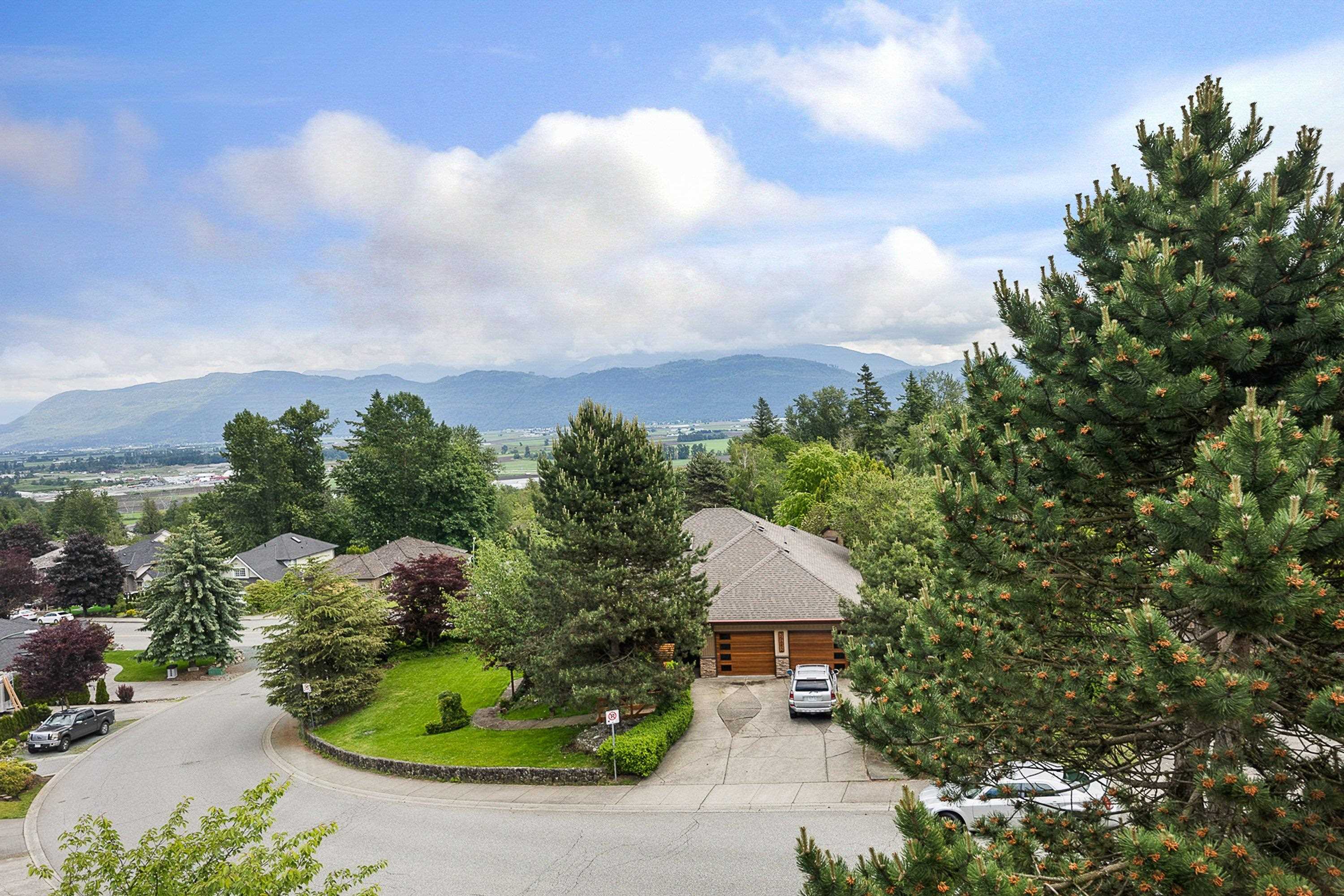 2568 Stonecroft Drive, Abbotsford, Abbotsford East, V3G 1K8 23