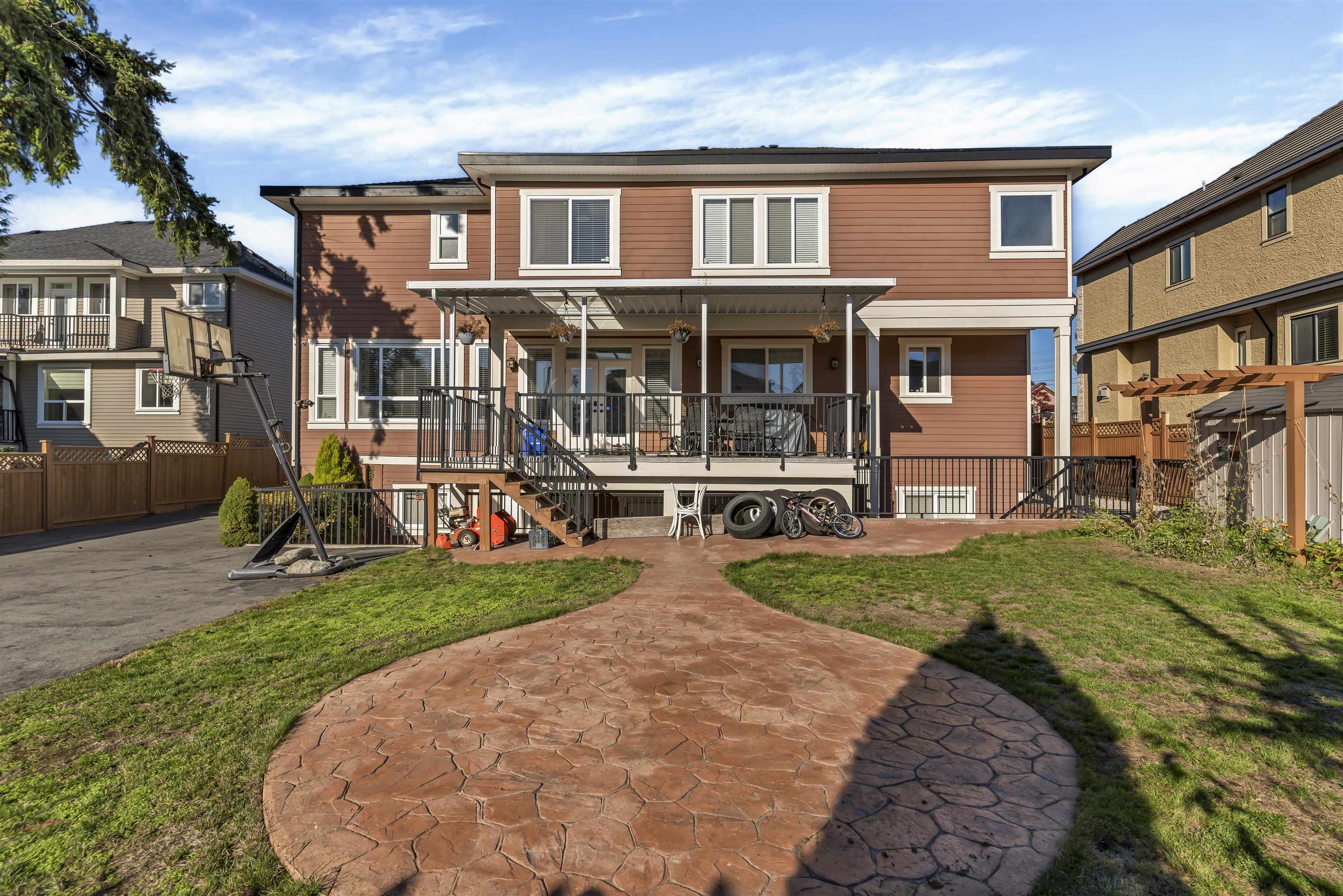 12632 60 Avenue, Surrey, Panorama Ridge, V3X 2L1 38