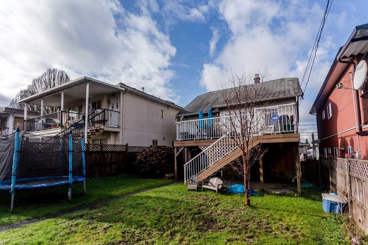 4358 Victoria Drive, Vancouver, Victoria VE, V5N 4N5 12