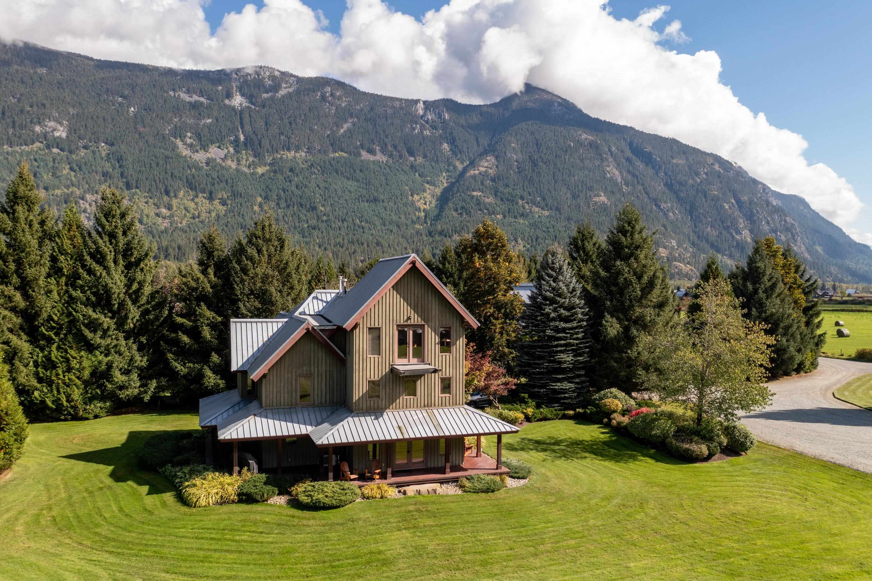 8891 Pemberton Meadows Road, Pemberton, Pemberton Meadows, V0N 2L2 5