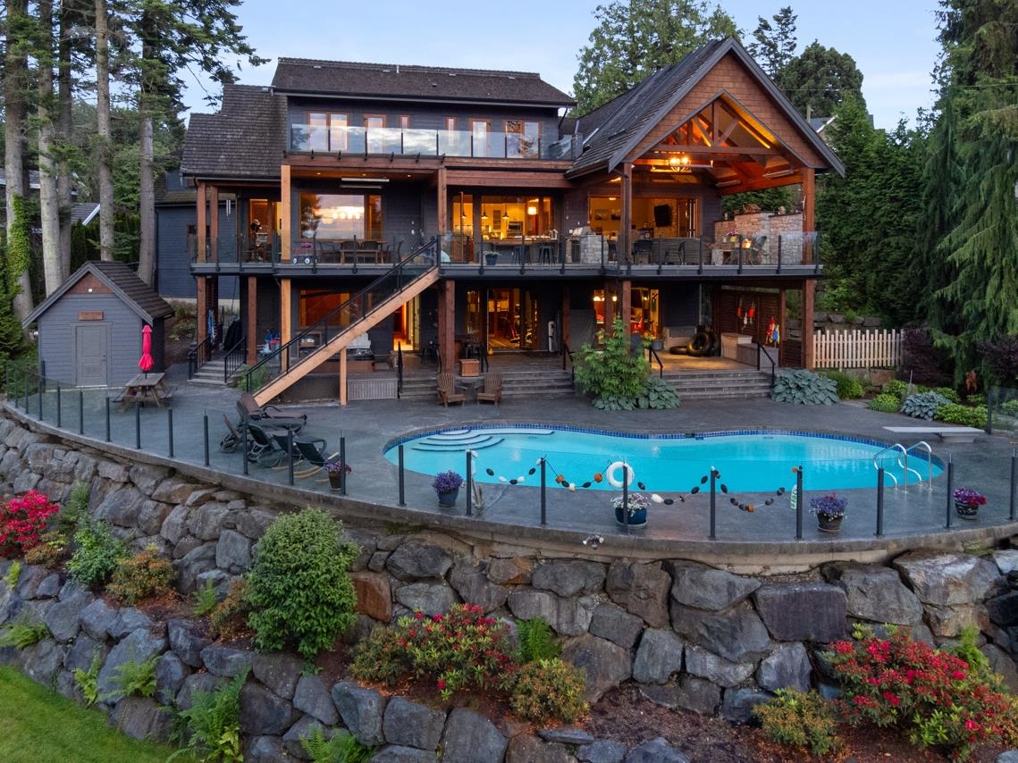 Crescent Beach House/Single Family for sale:  4 bedroom 6,079 sq.ft. (Listed 2024-06-18)