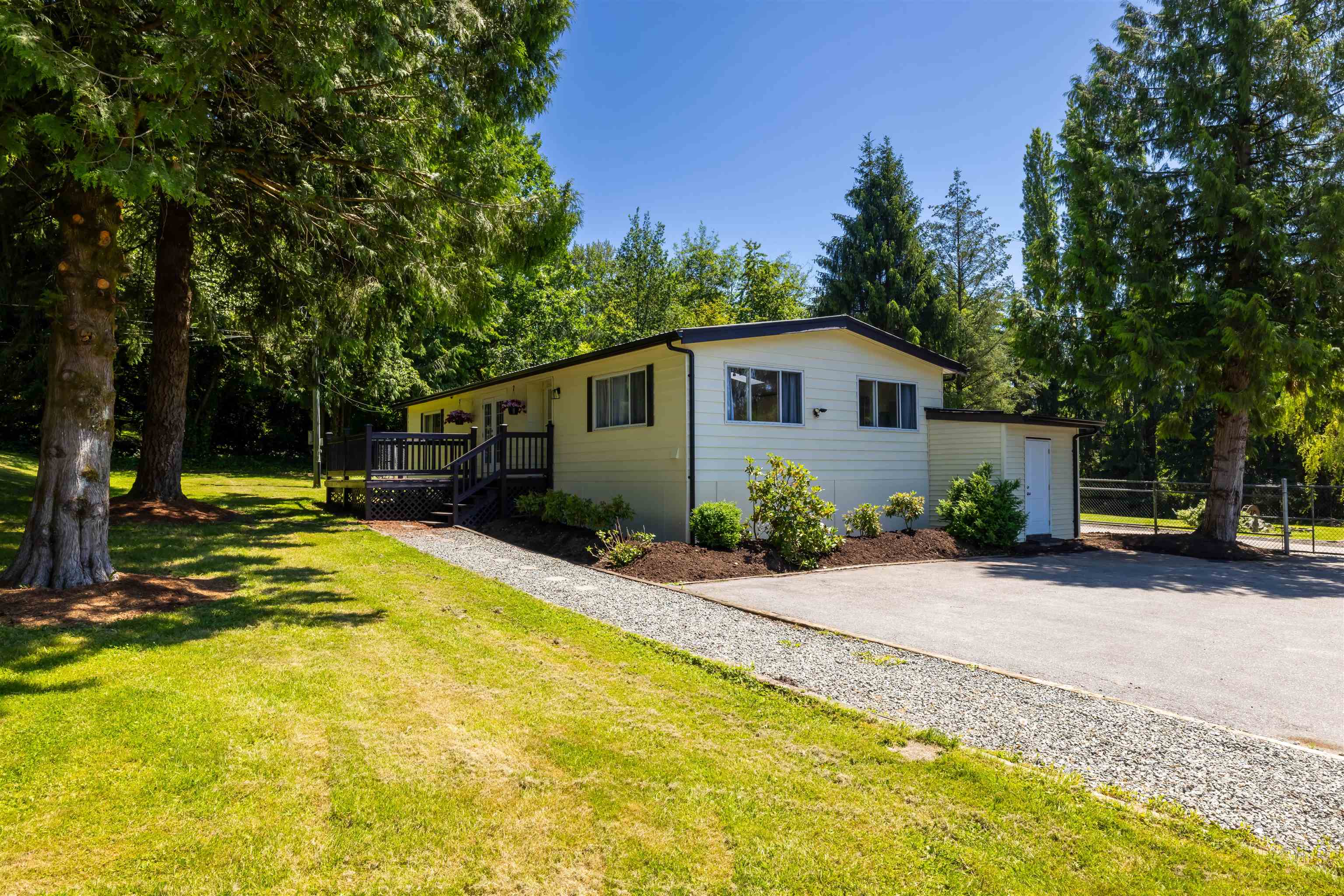 23760 68 Avenue, Langley, Salmon River, V2Y 2H7 2