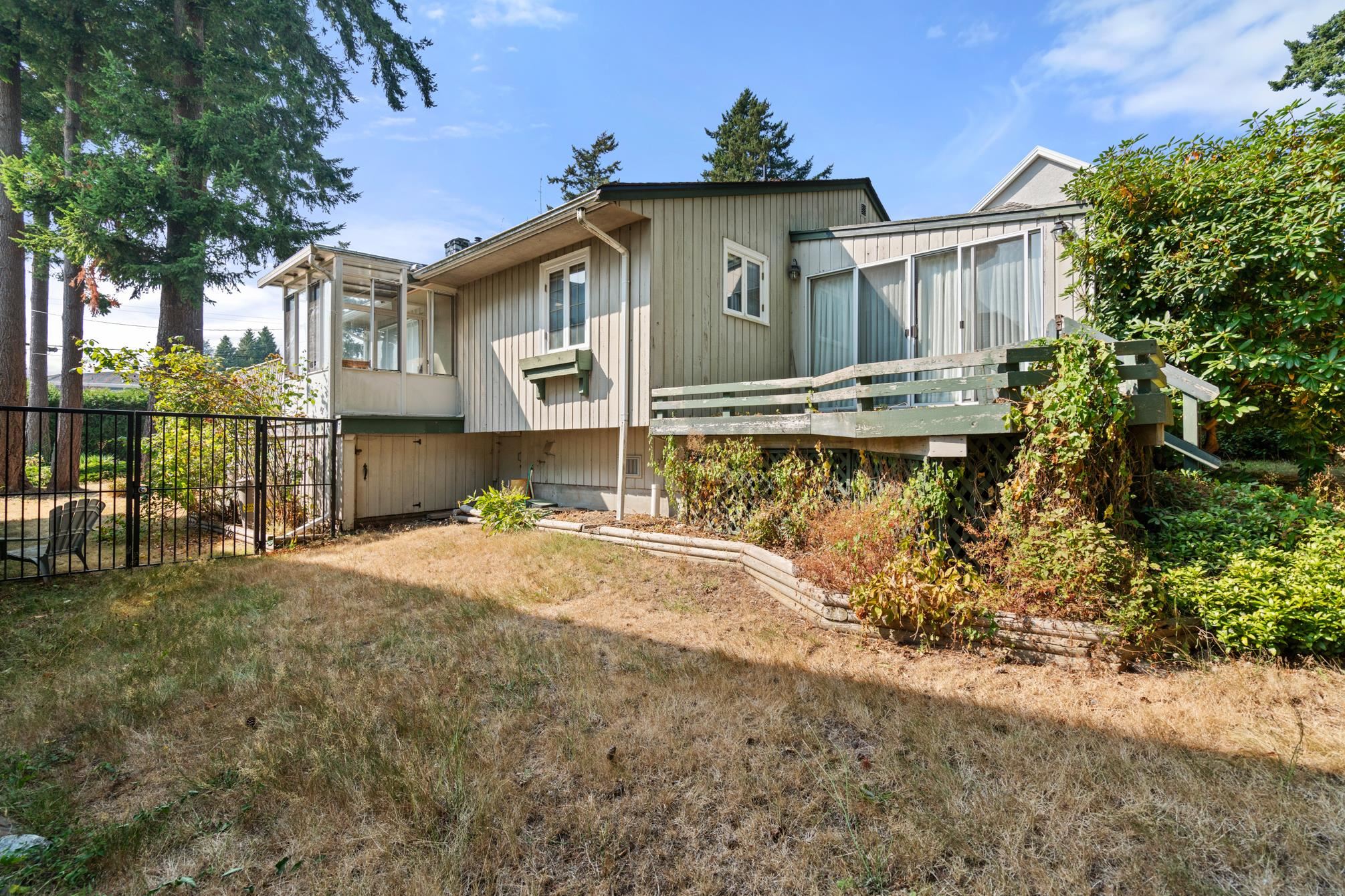 1330 132b Street, Surrey, Crescent Bch Ocean Pk., V4A 4C3 4