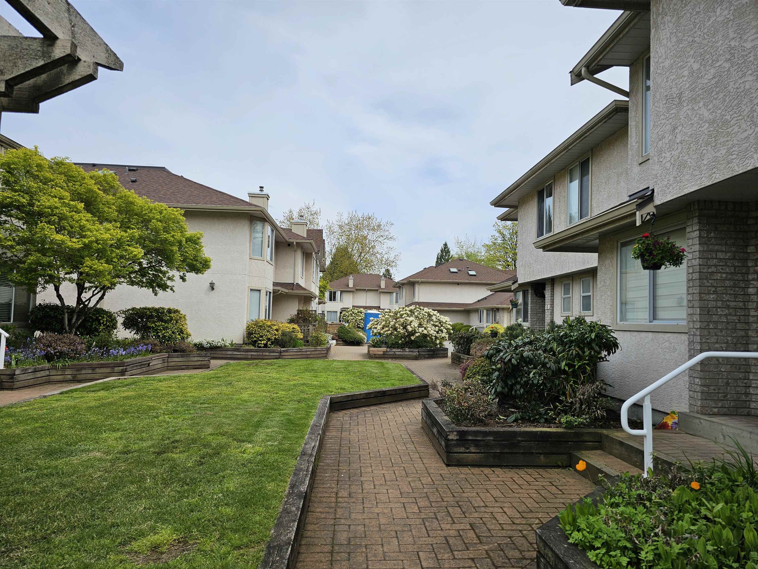 12 3701 Thurston Street, Burnaby, Central Park BS, V5H 1H6 2