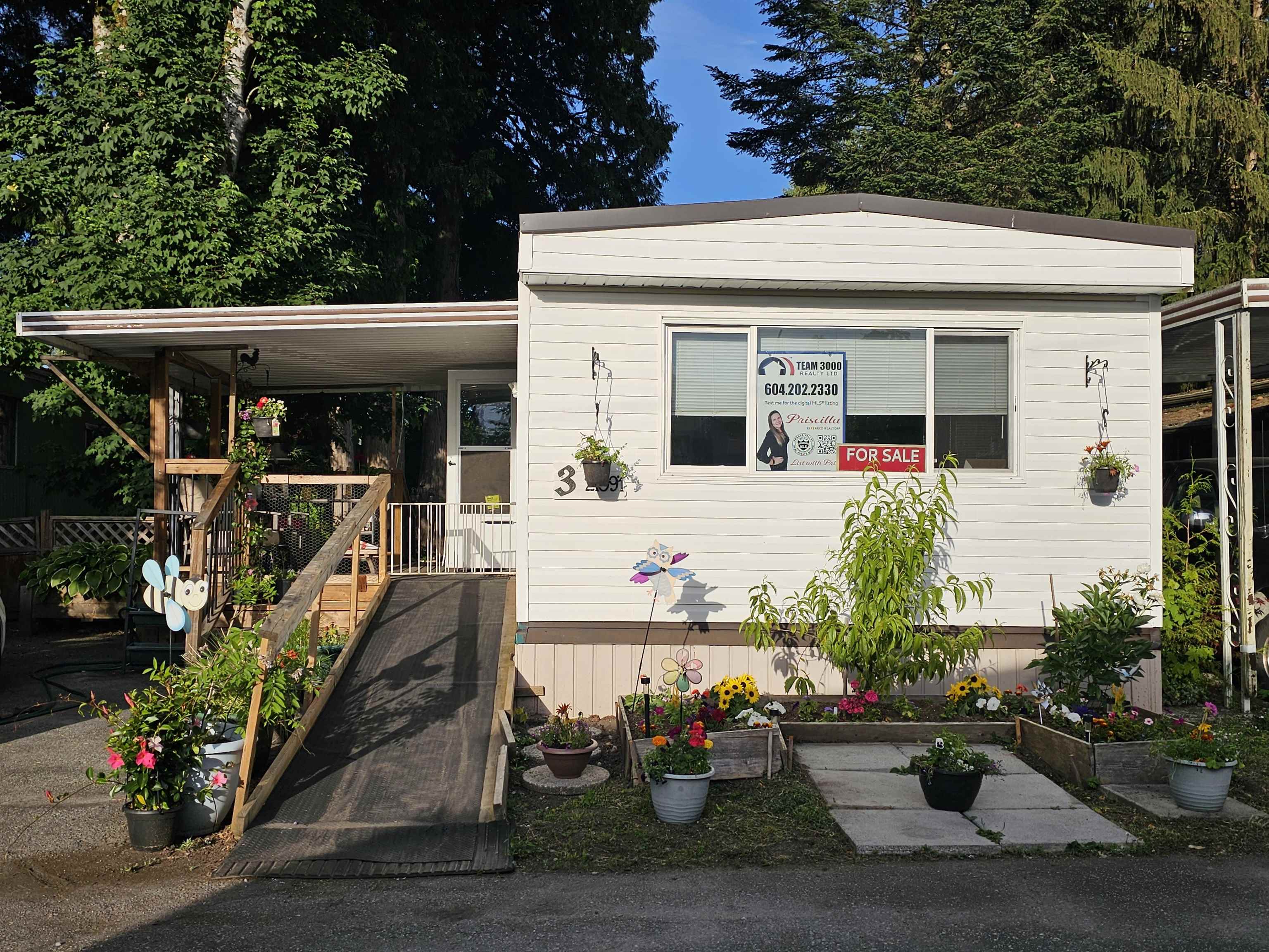 3 21091 Lougheed Highway, Maple Ridge, Southwest Maple Ridge, V2X 2R2 1