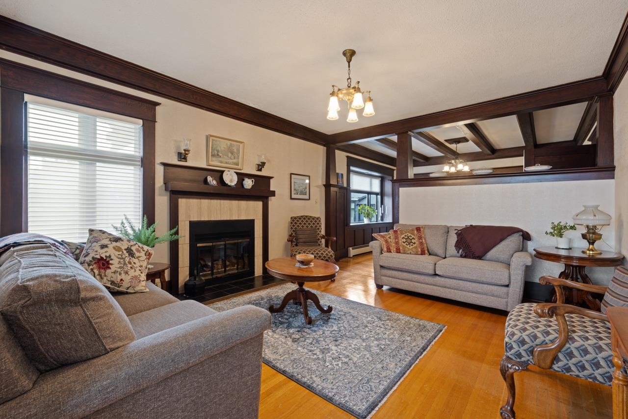 528 E 9th Street, North Vancouver, Boulevard, V7L 2B5 4