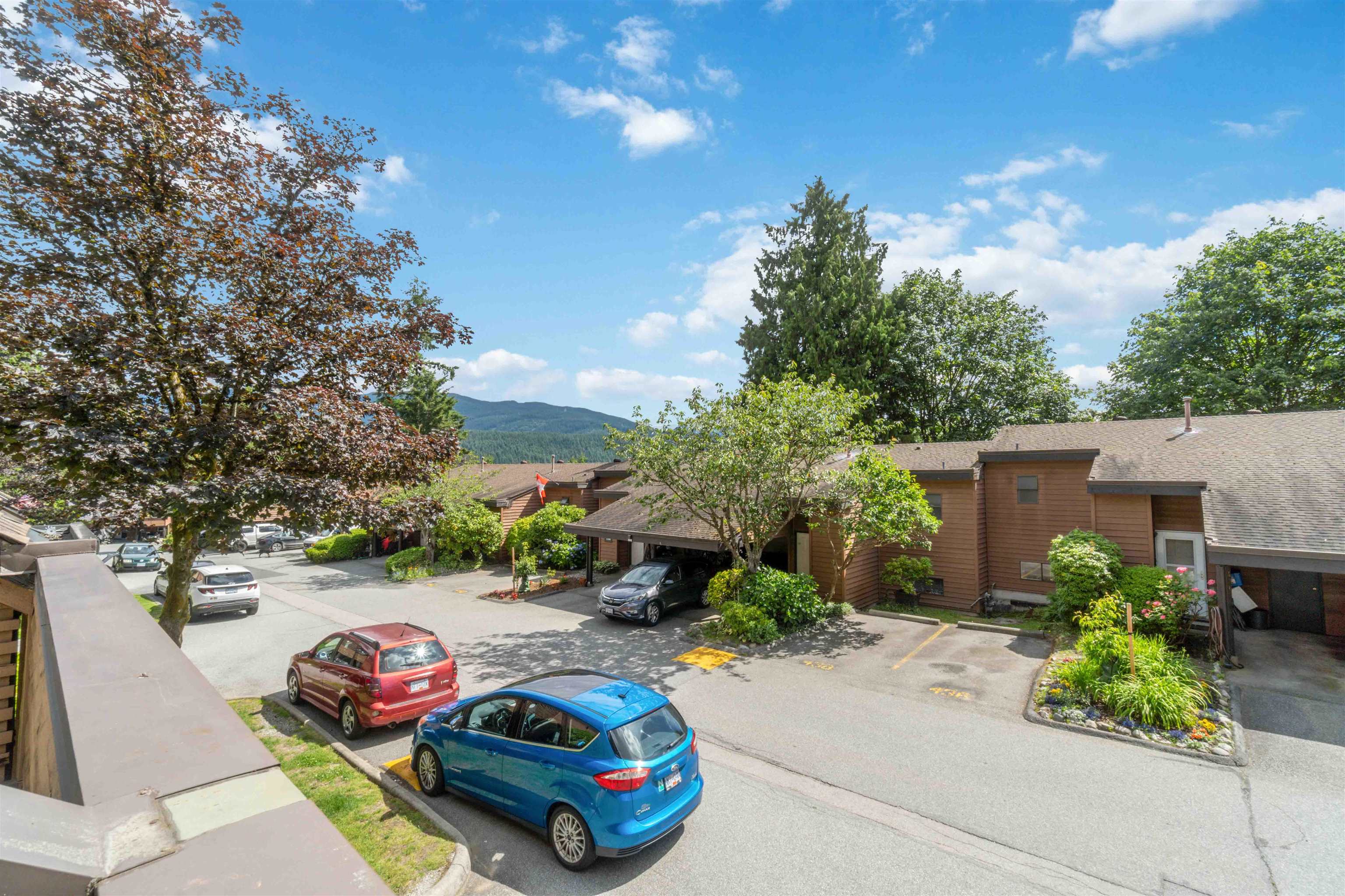 425 Cardiff Way, Port Moody, College Park PM, V3H 3S9 28