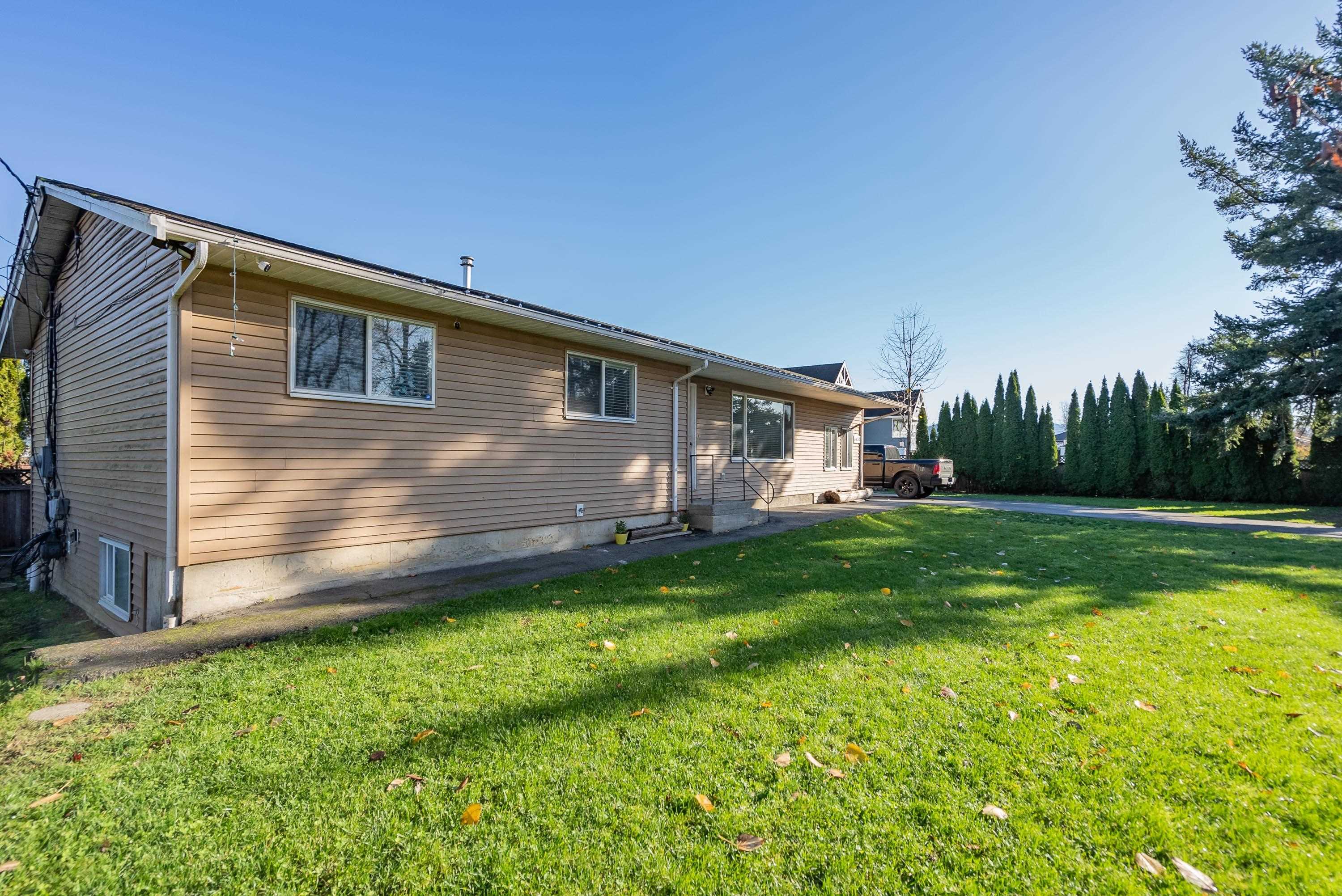 6430 Riverside Street, Abbotsford, Matsqui, V4X 1T9 30