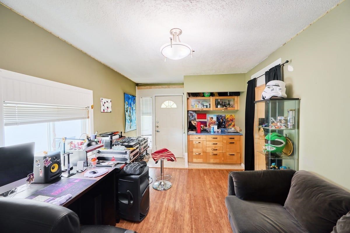 8667 ARMSTRONG AVENUE, BURNABY, BC V3N 2H4 Mike Stewart