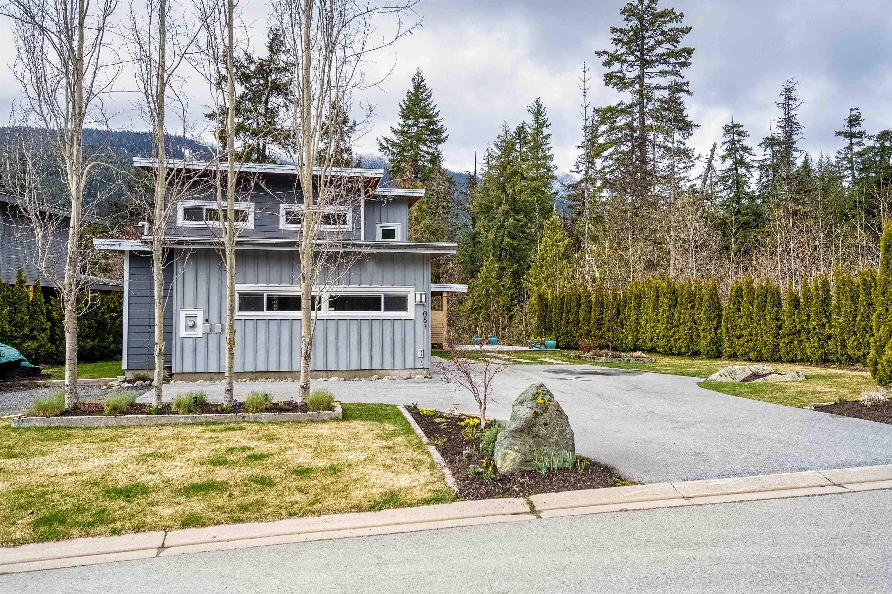 1087 Madeley Place, Whistler, Cheakamus Crossing, V8E 0K5 34