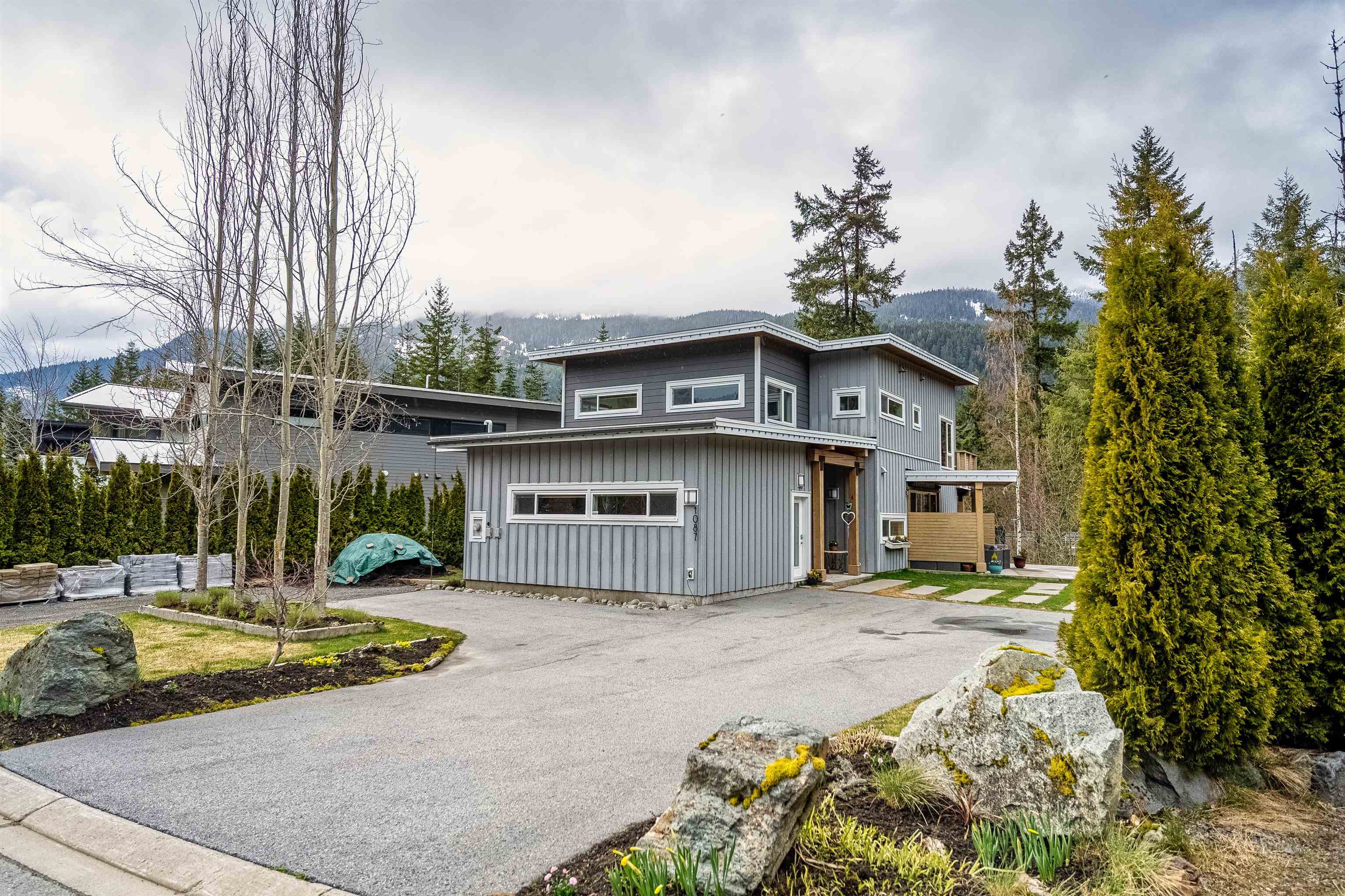 1087 Madeley Place, Whistler, Cheakamus Crossing, V8E 0K5 35