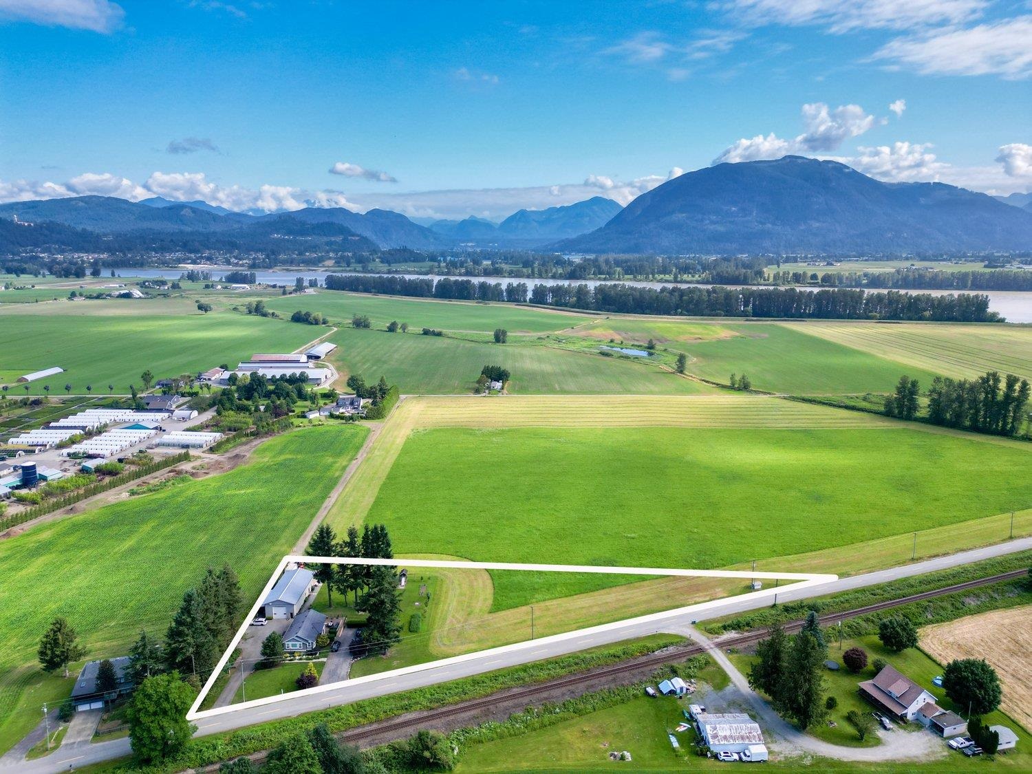 35625 Page Road, Abbotsford, Matsqui, V3G 1P3 37