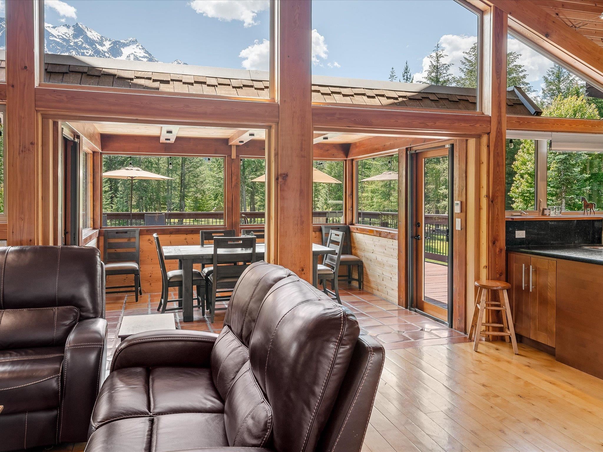 1470 Fraser Road, Pemberton, Pemberton, V0N 2L0 4