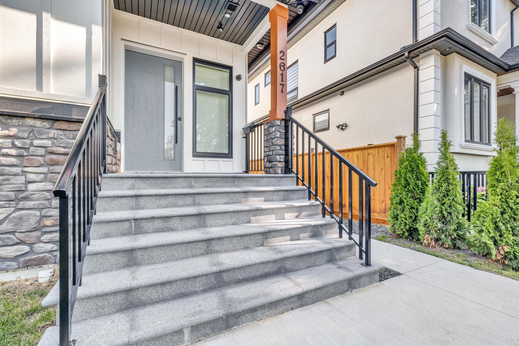 2615 E 56th Avenue, Vancouver, Fraserview VE, V5S 1Z8 3