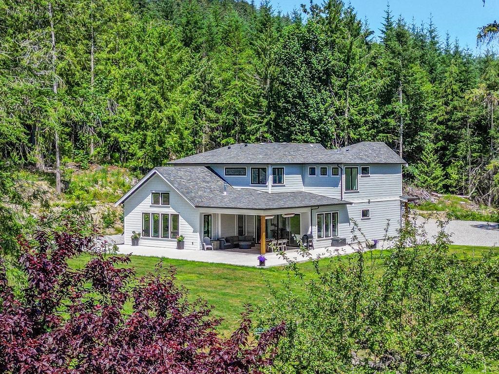 6691 Reeves Road, Sechelt, Sechelt District, V7Z 0S5 2