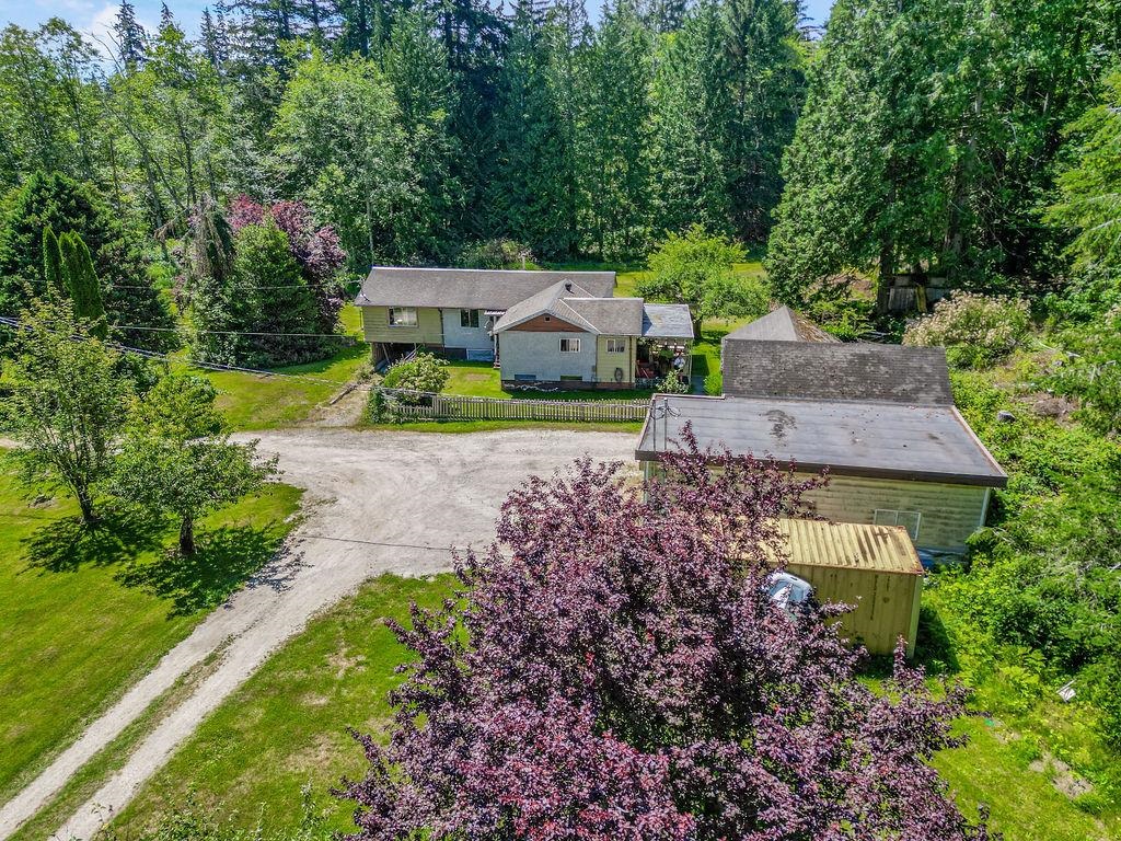 6691 Reeves Road, Sechelt, Sechelt District, V7Z 0S5 4