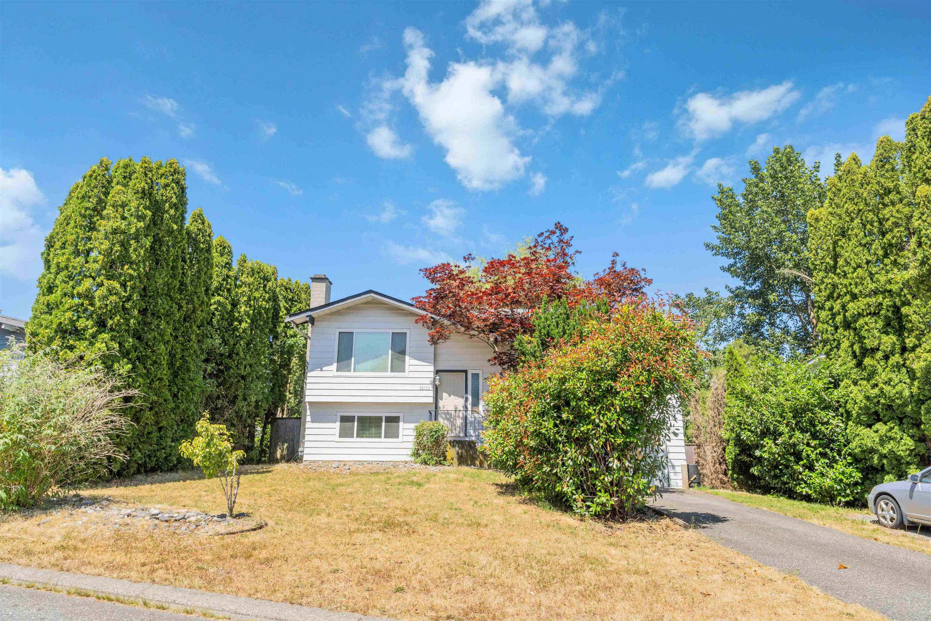 32133 Mouat Drive, Abbotsford, Abbotsford West, V2T 4G6 1