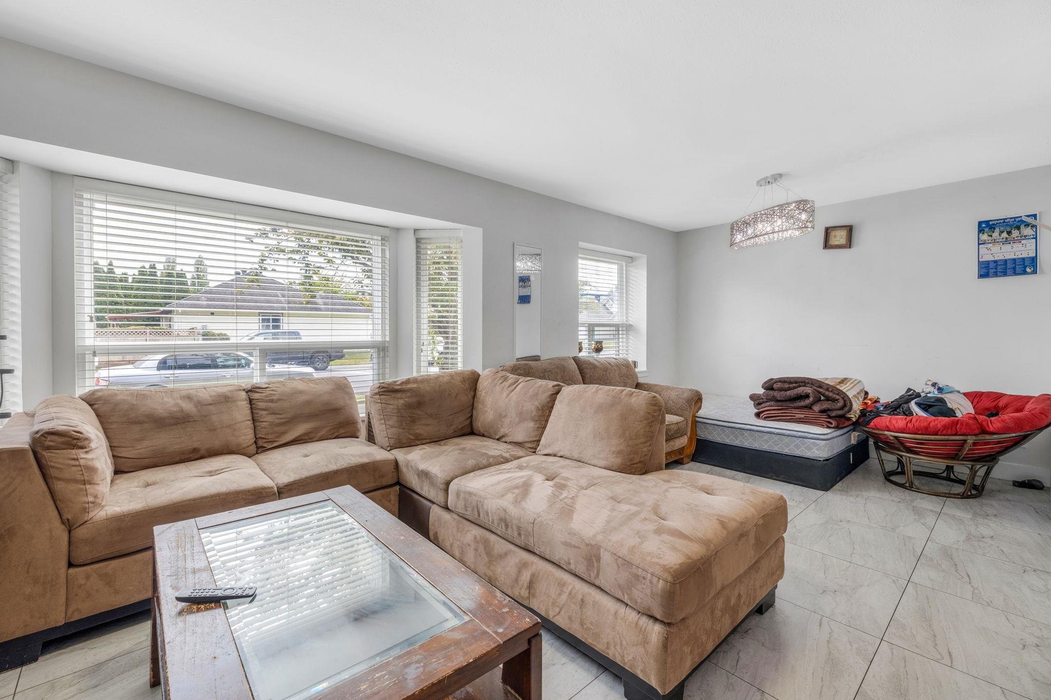 12123 85a Avenue, Surrey, West Newton, V3W 9R1 4